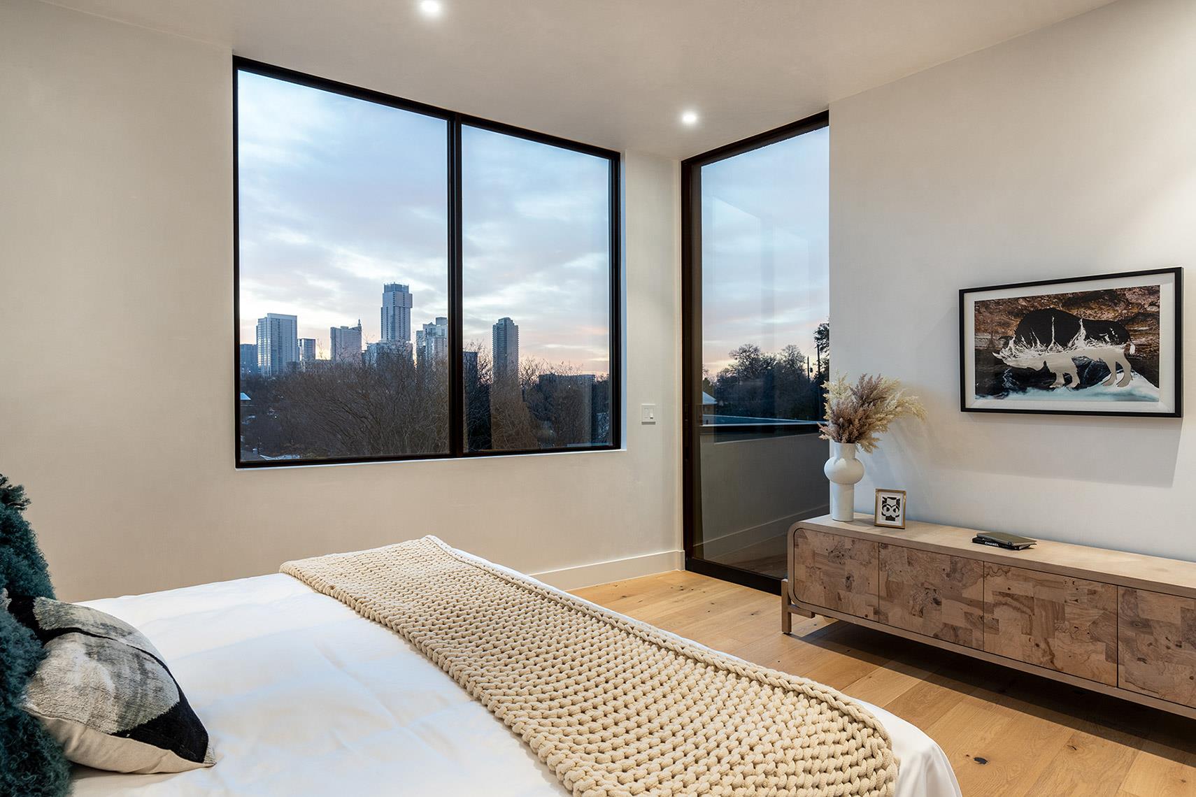 1315 W 9th St Condos