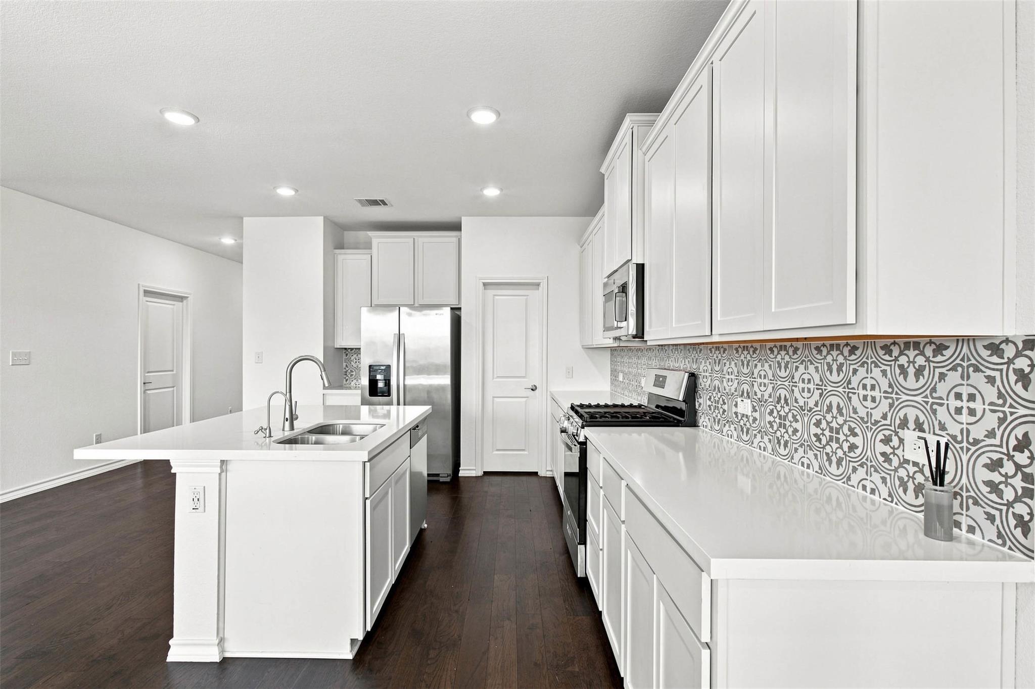 218 THURMAN HOLT RD, Hutto, TX 78634 photo 3