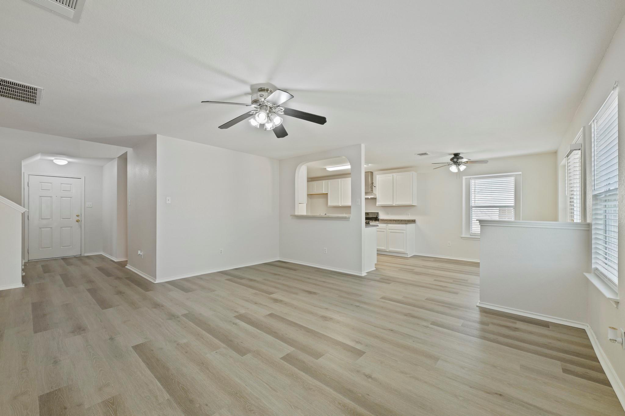 399 Paddington DR, Kyle, TX 78640 photo 4