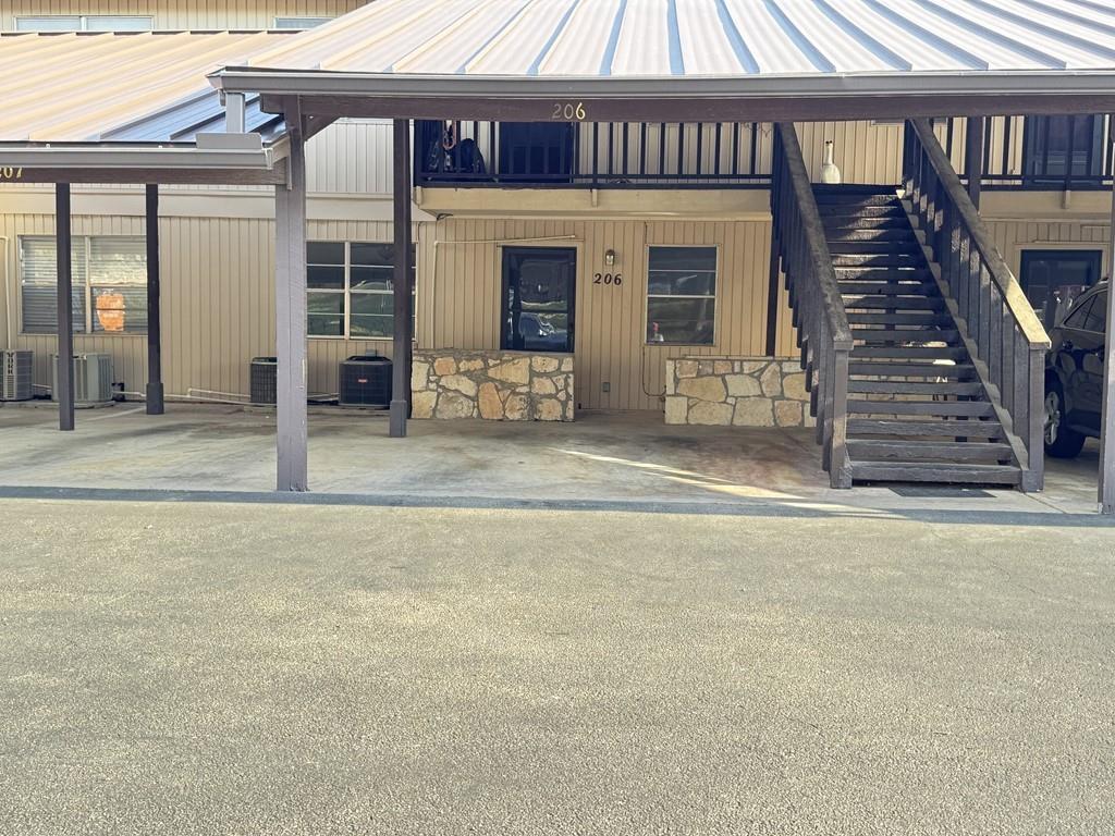 1210 Hi Stirrup #206 #UNIT 206, Horseshoe Bay, TX 78657 photo 2