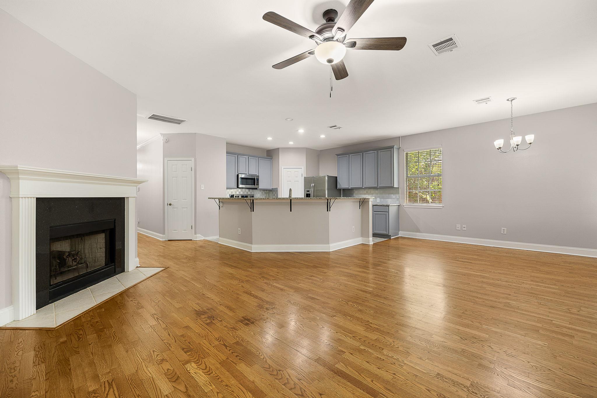 1515 Natural Bridge LN, Pflugerville, TX 78660 photo 3