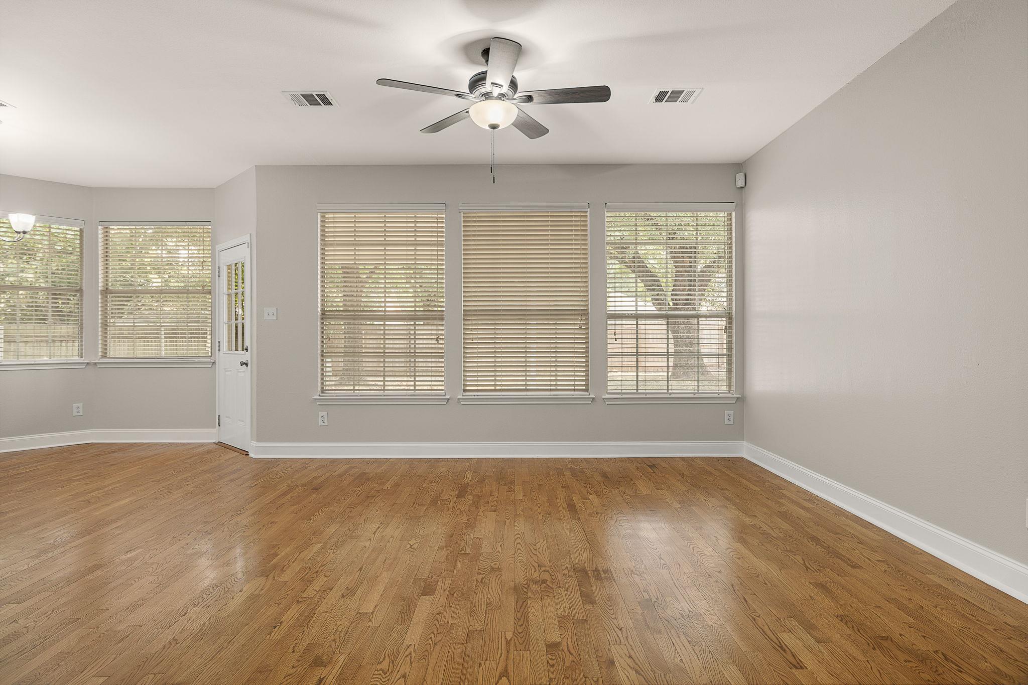 1515 Natural Bridge LN, Pflugerville, TX 78660 photo 5