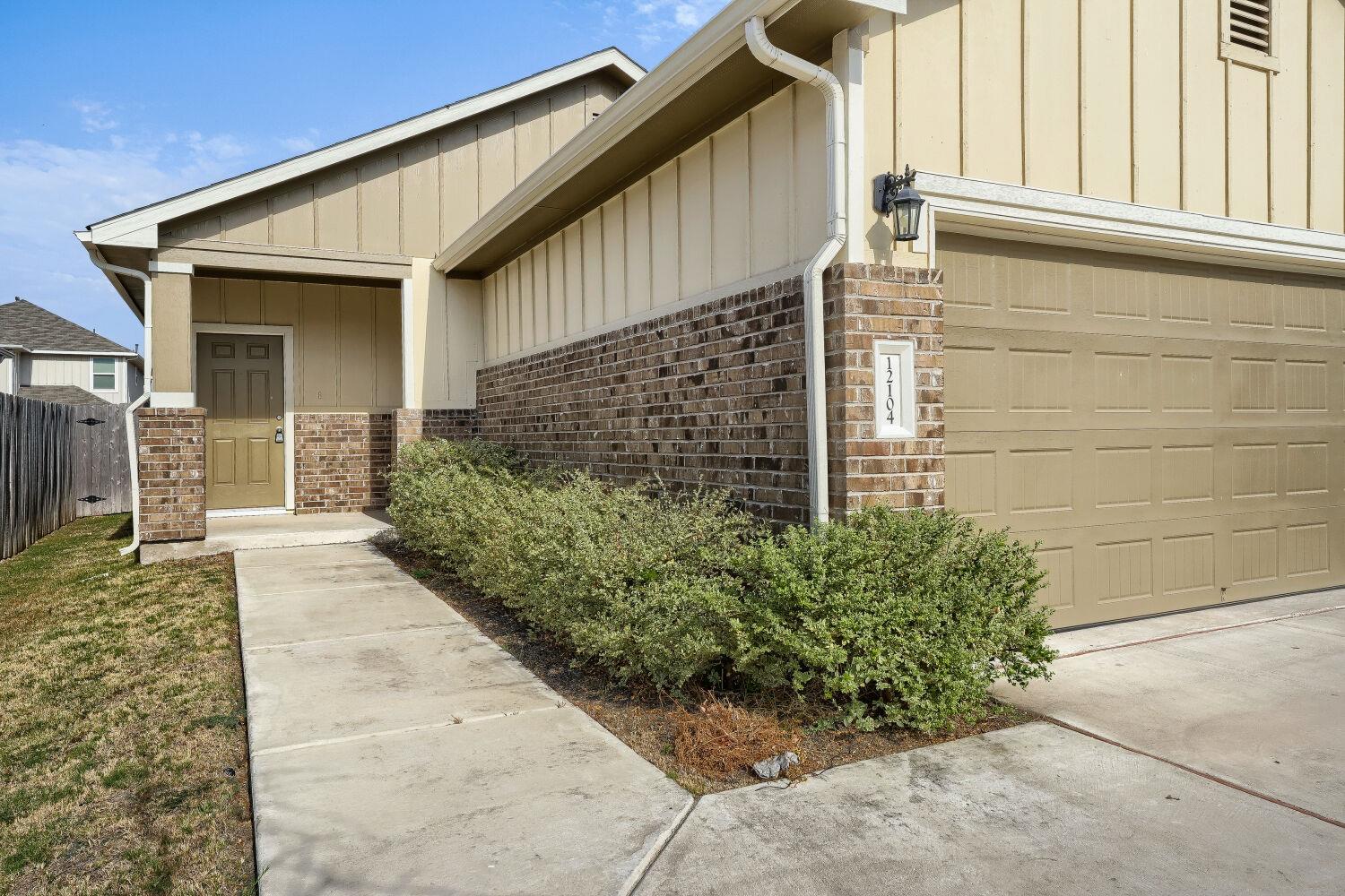 12104 Tolson DR, Manor, TX 78653 photo 3