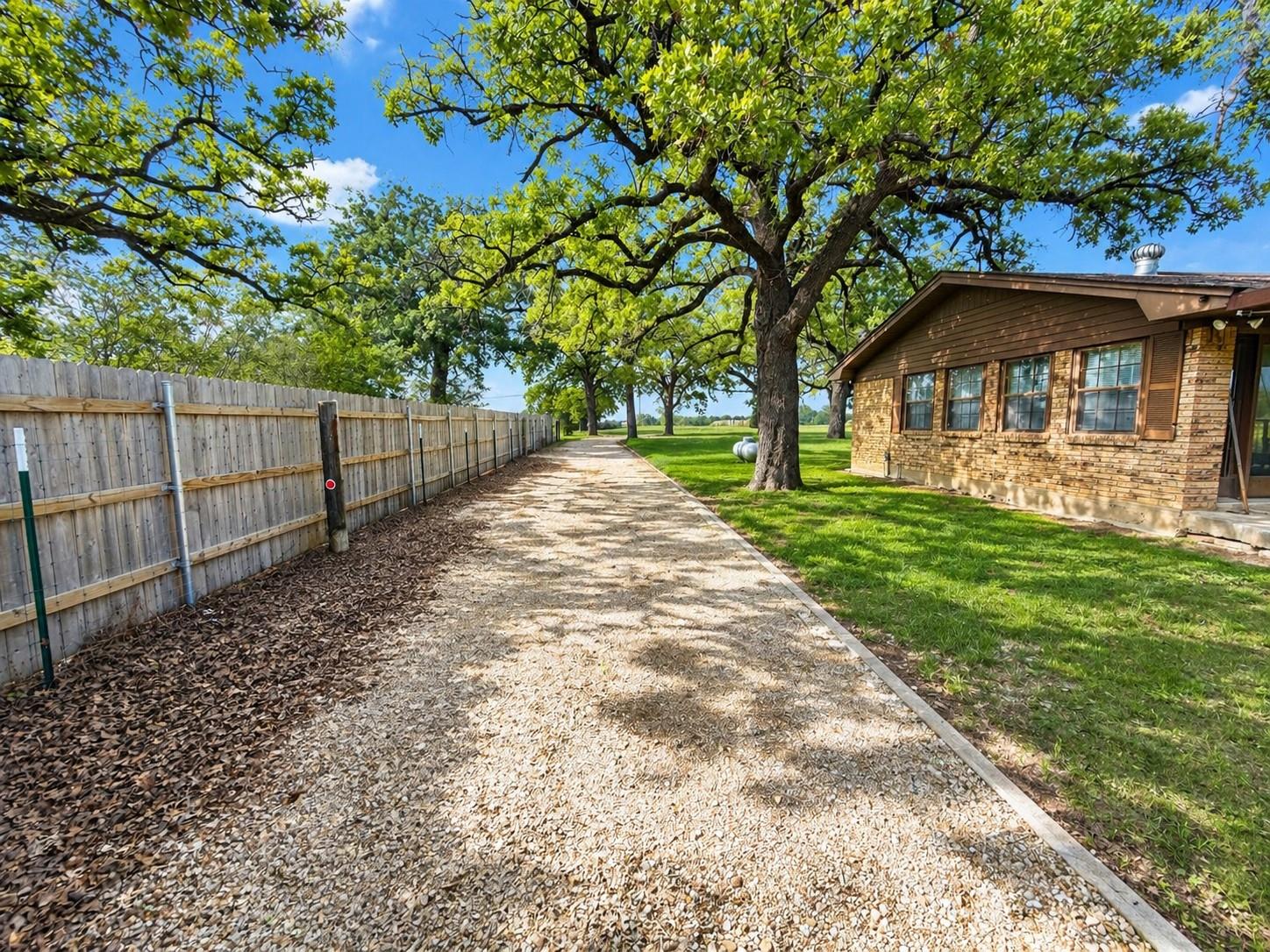 1076 FM 2095, Cameron, TX 76520 photo 5