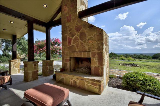 633 Trails End RD, Johnson City, TX 78636 photo 3