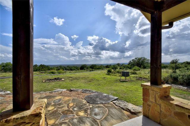 633 Trails End RD, Johnson City, TX 78636 photo 5