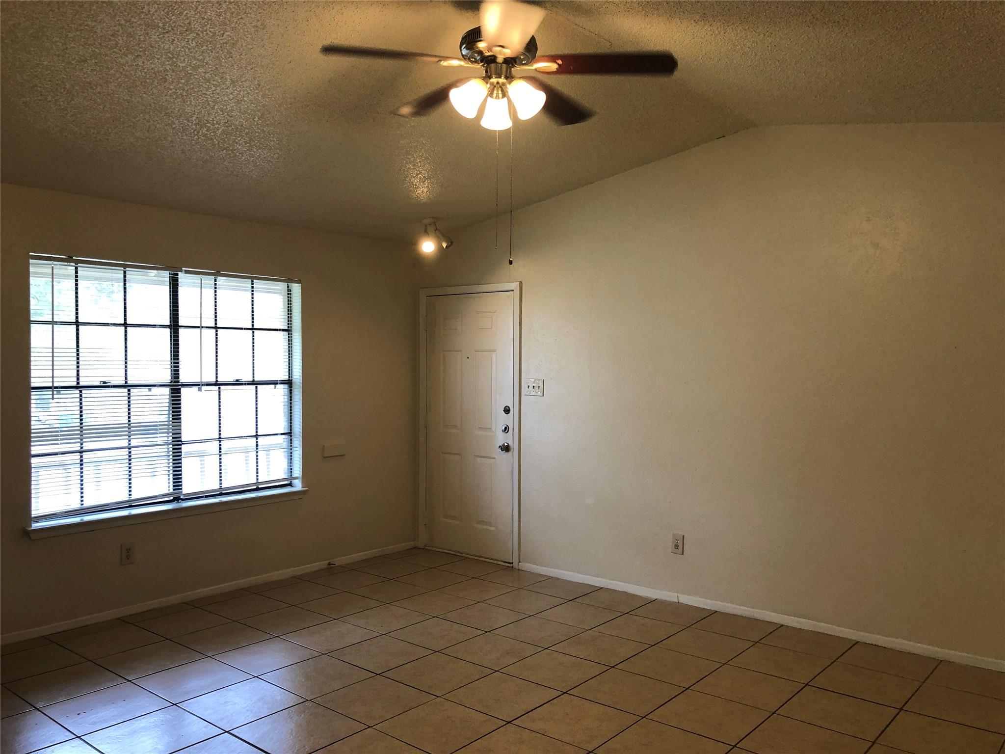 11510 Walnut Ridge DR #B, Austin, TX 78753 photo 2