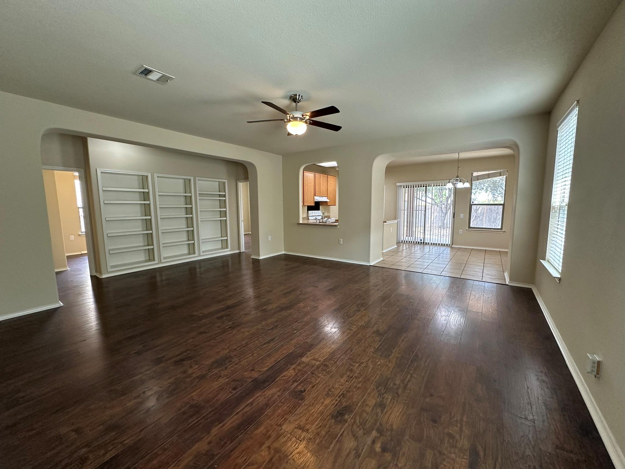 4507 Peach Grove RD, Austin, TX 78744 photo 4