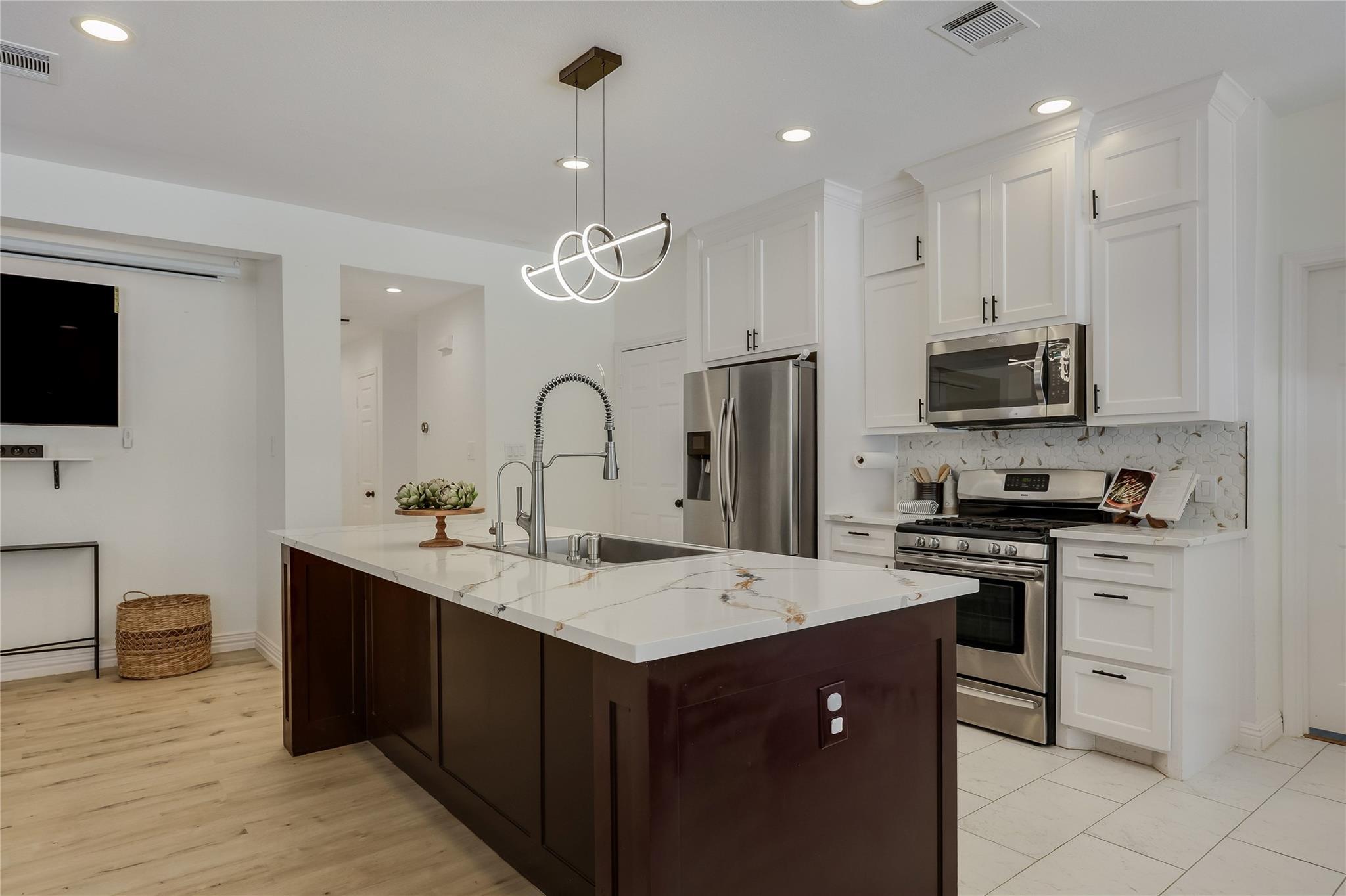 3228 Arroyo Bluff LN, Round Rock, TX 78681 photo 2