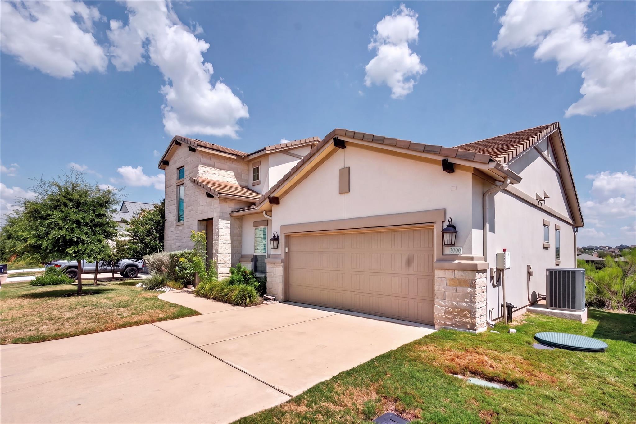 2000 Mazarro DR, Leander, TX 78641 photo 3