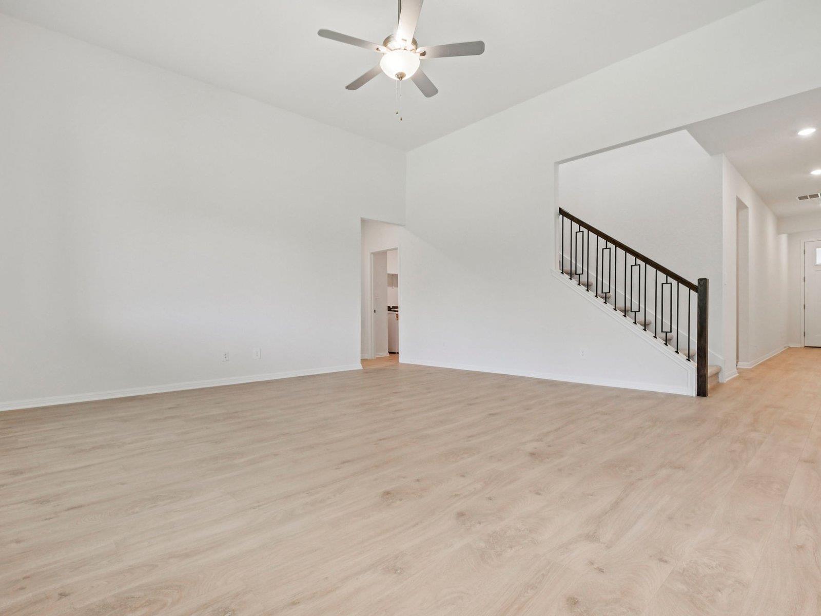 142 Divisadero DR, Hutto, TX 78634 photo 4