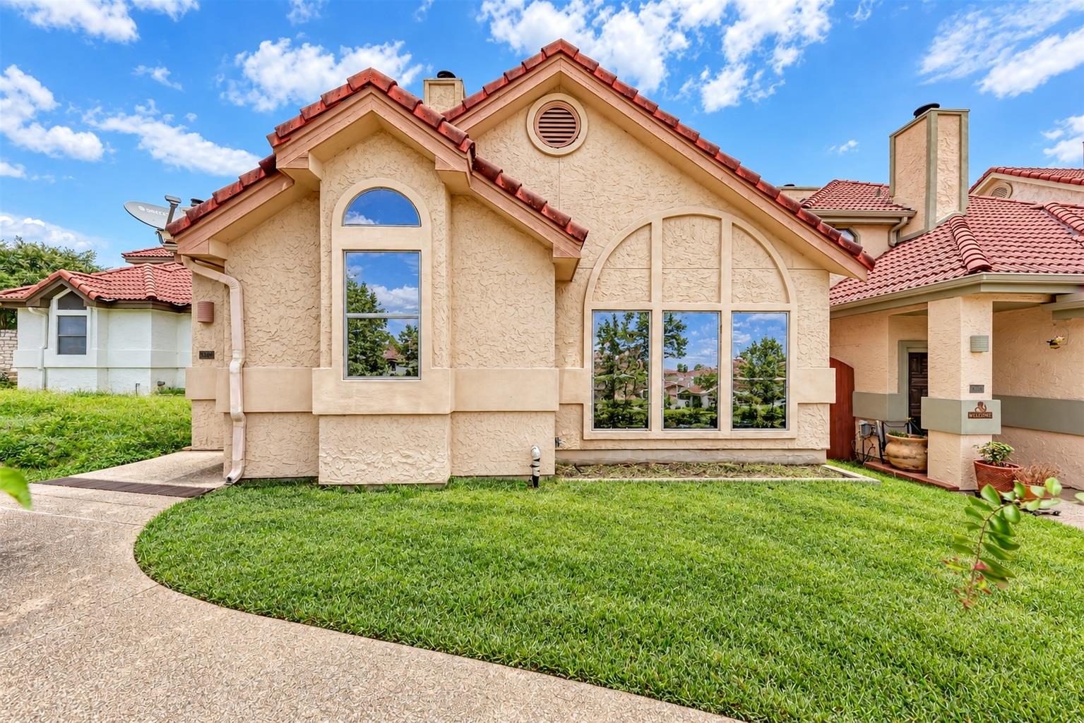 583 Rupen DR, Lakeway, TX 78734 photo 2
