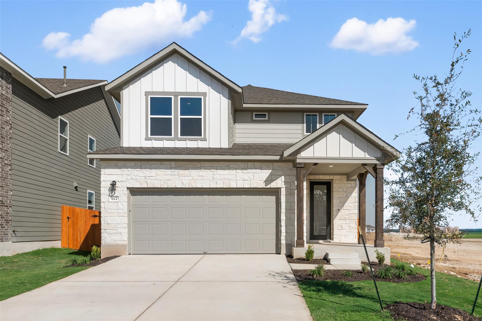 200 Clover BND, Liberty Hill, TX 78642 photo 2