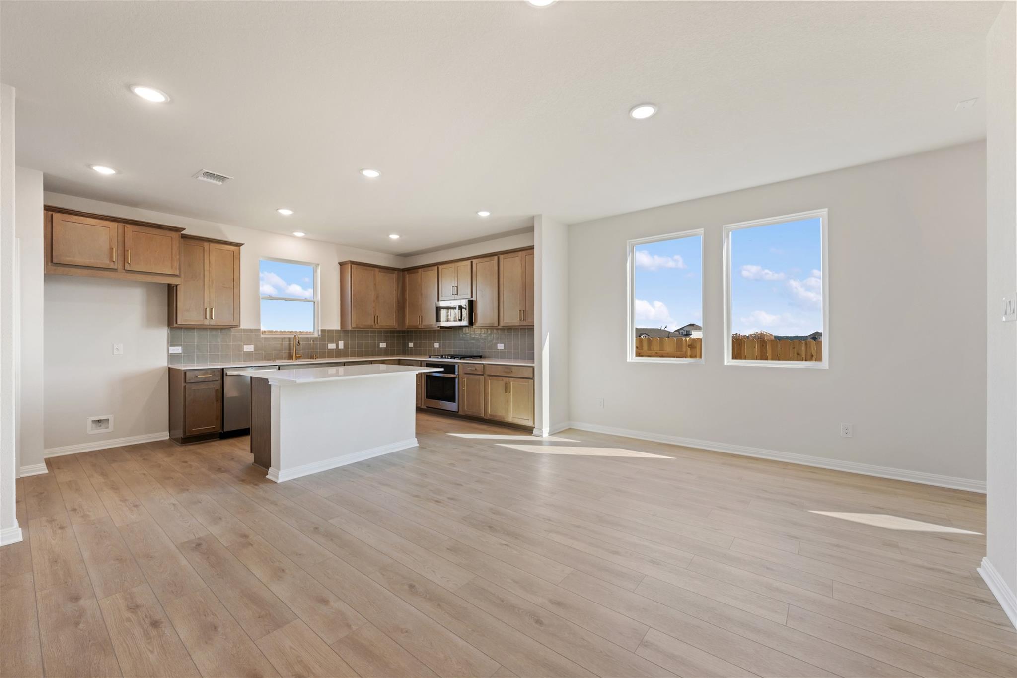 200 Clover BND, Liberty Hill, TX 78642 photo 5