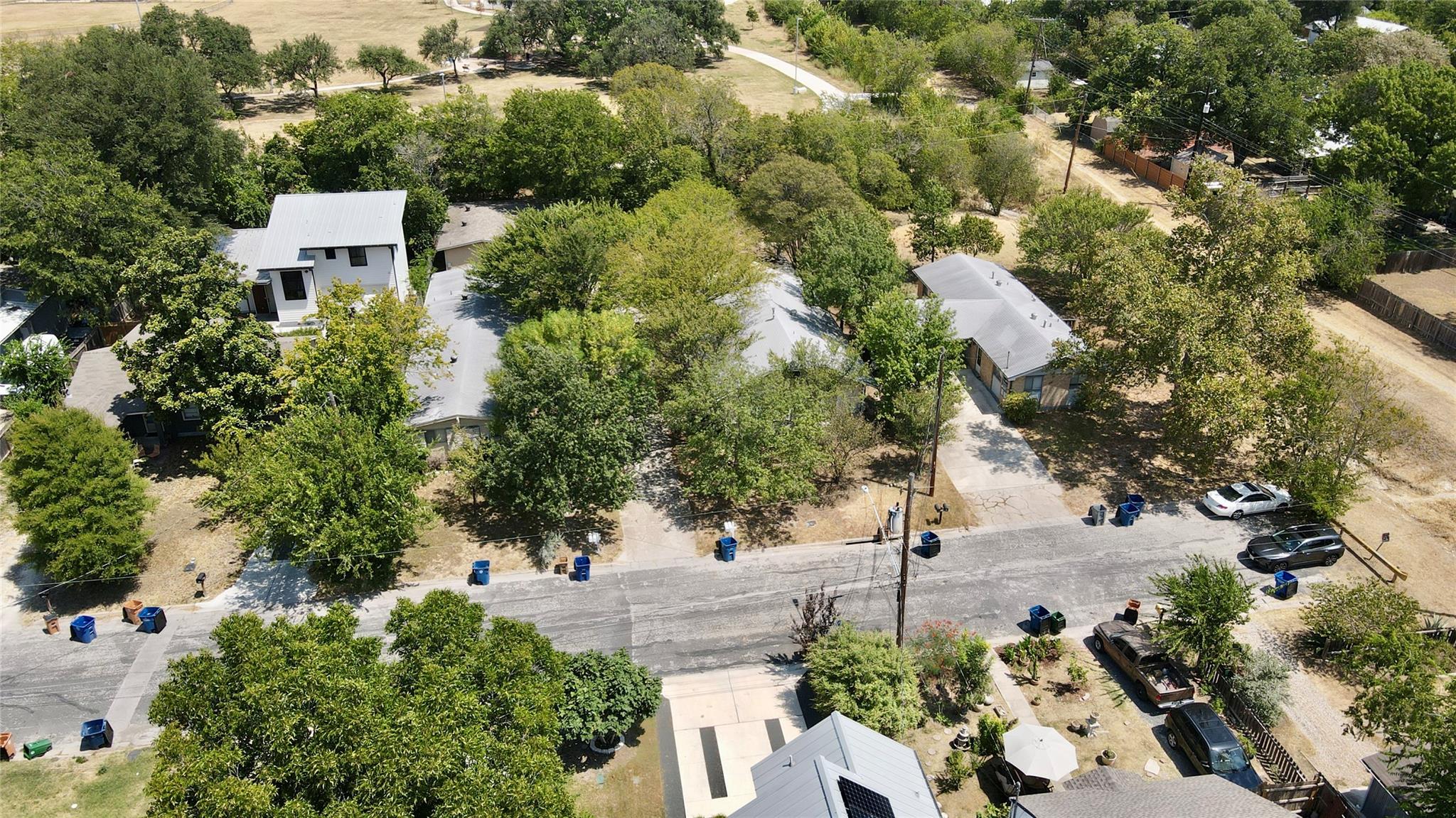 402 Swanee DR, Austin, TX 78752 photo 3