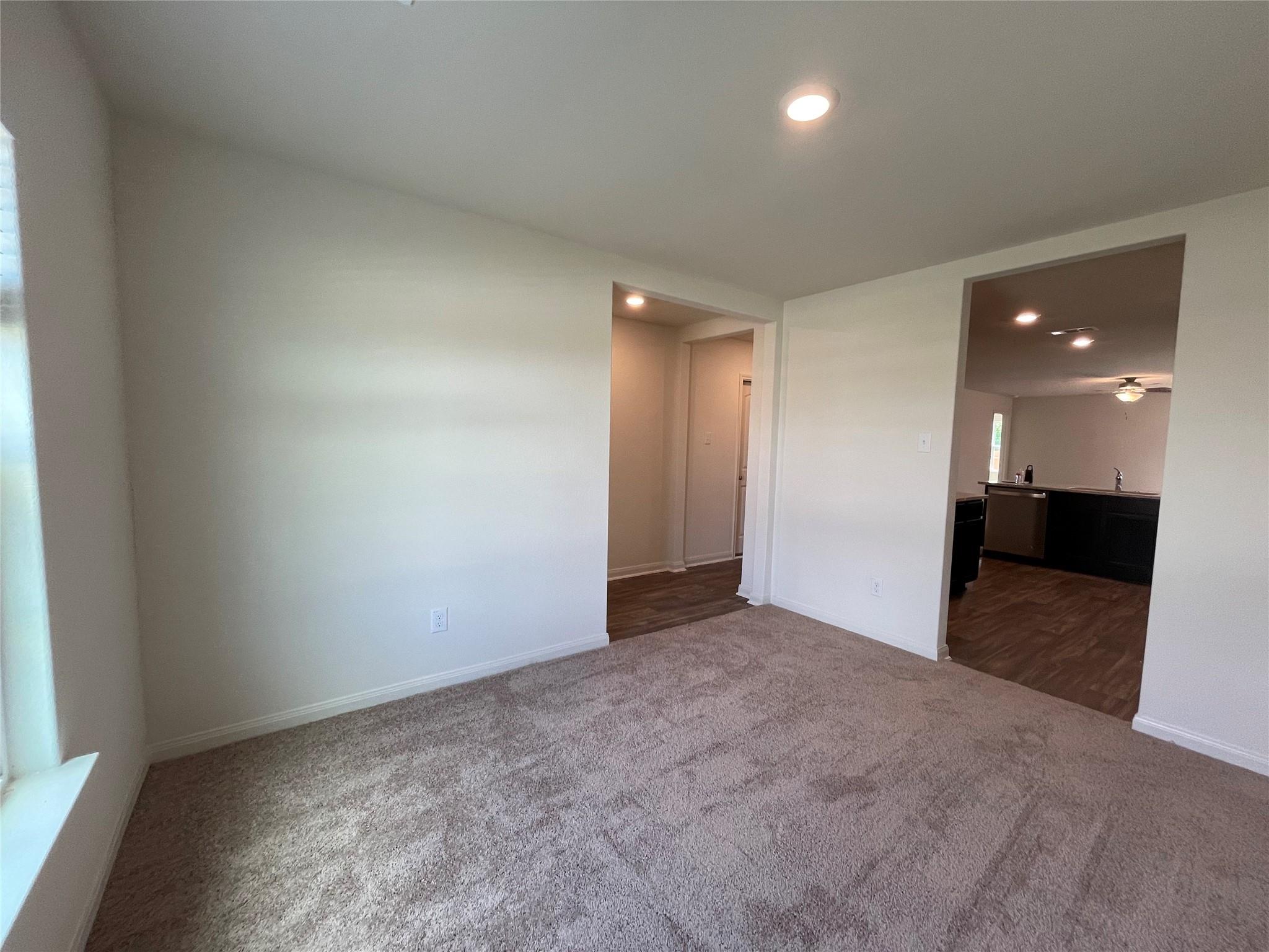 1032 Riverdale CV, Jarrell, TX 76537 photo 5