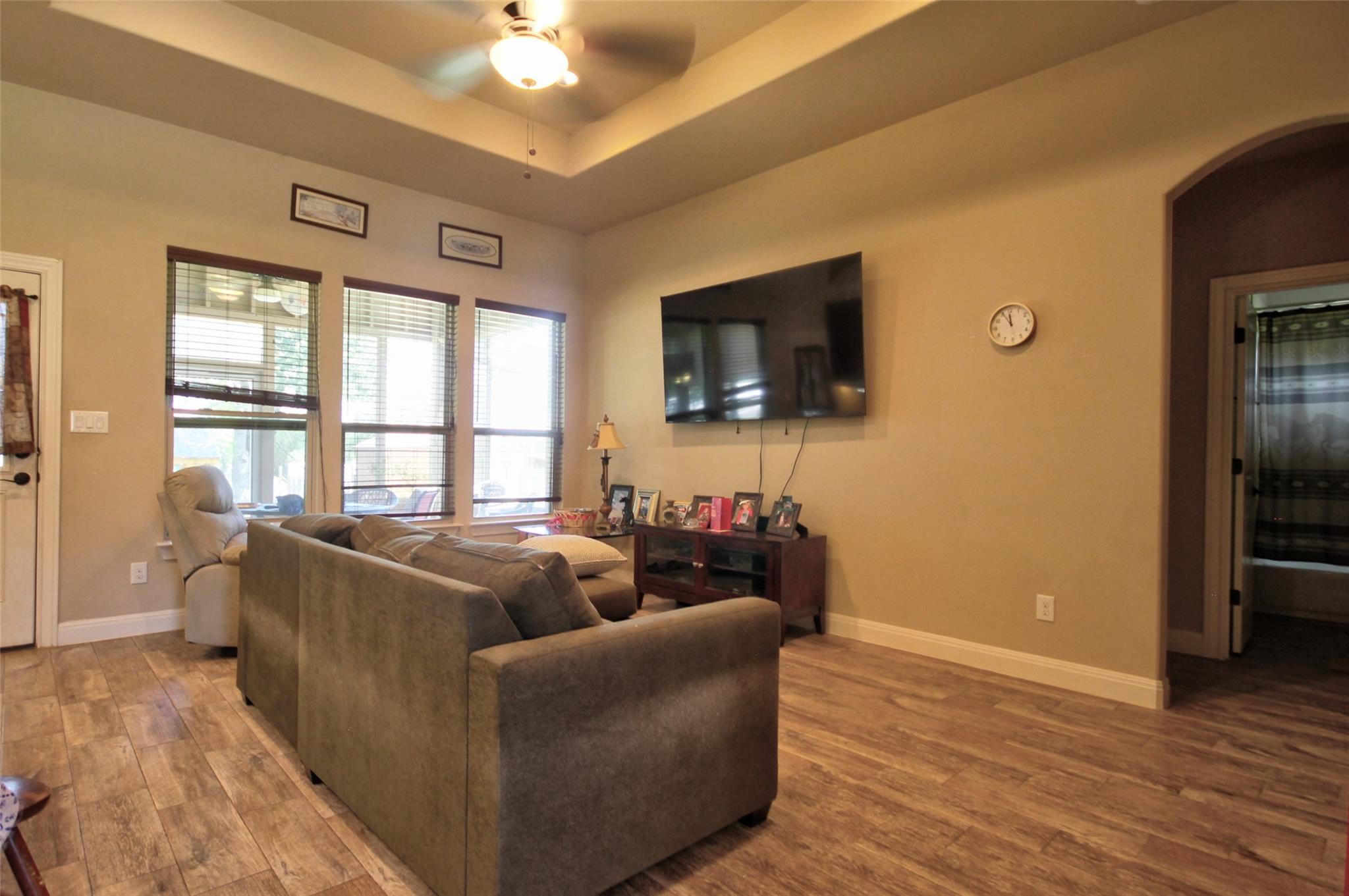 710 Panorama DR, Buchanan Dam, TX 78609 photo 5