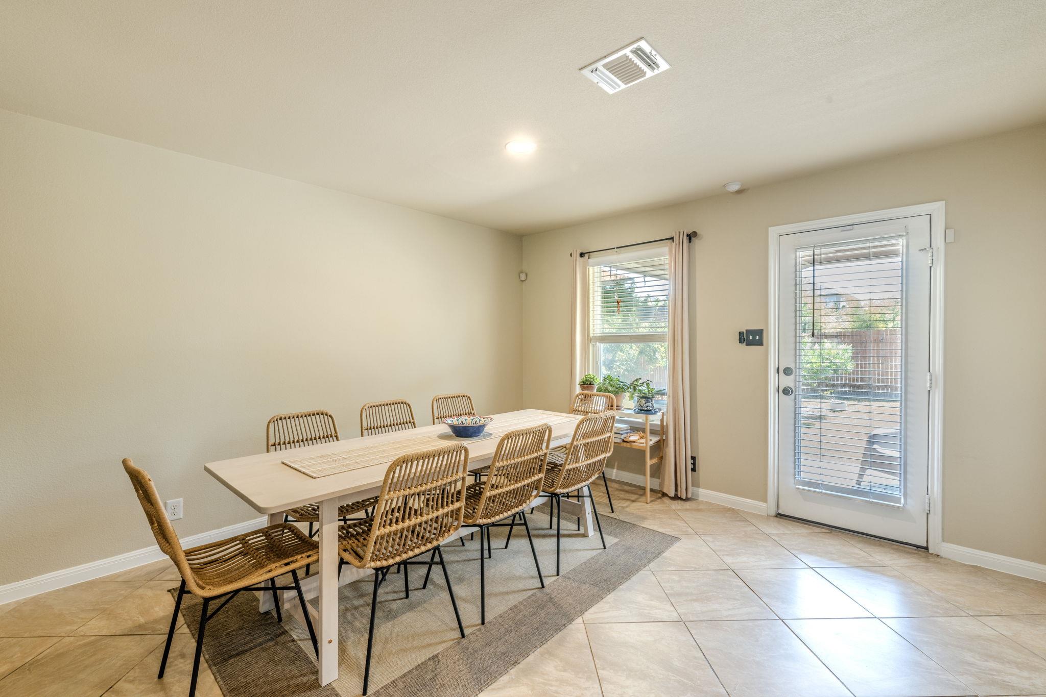 209 Frio River TRL, Hutto, TX 78634 photo 4