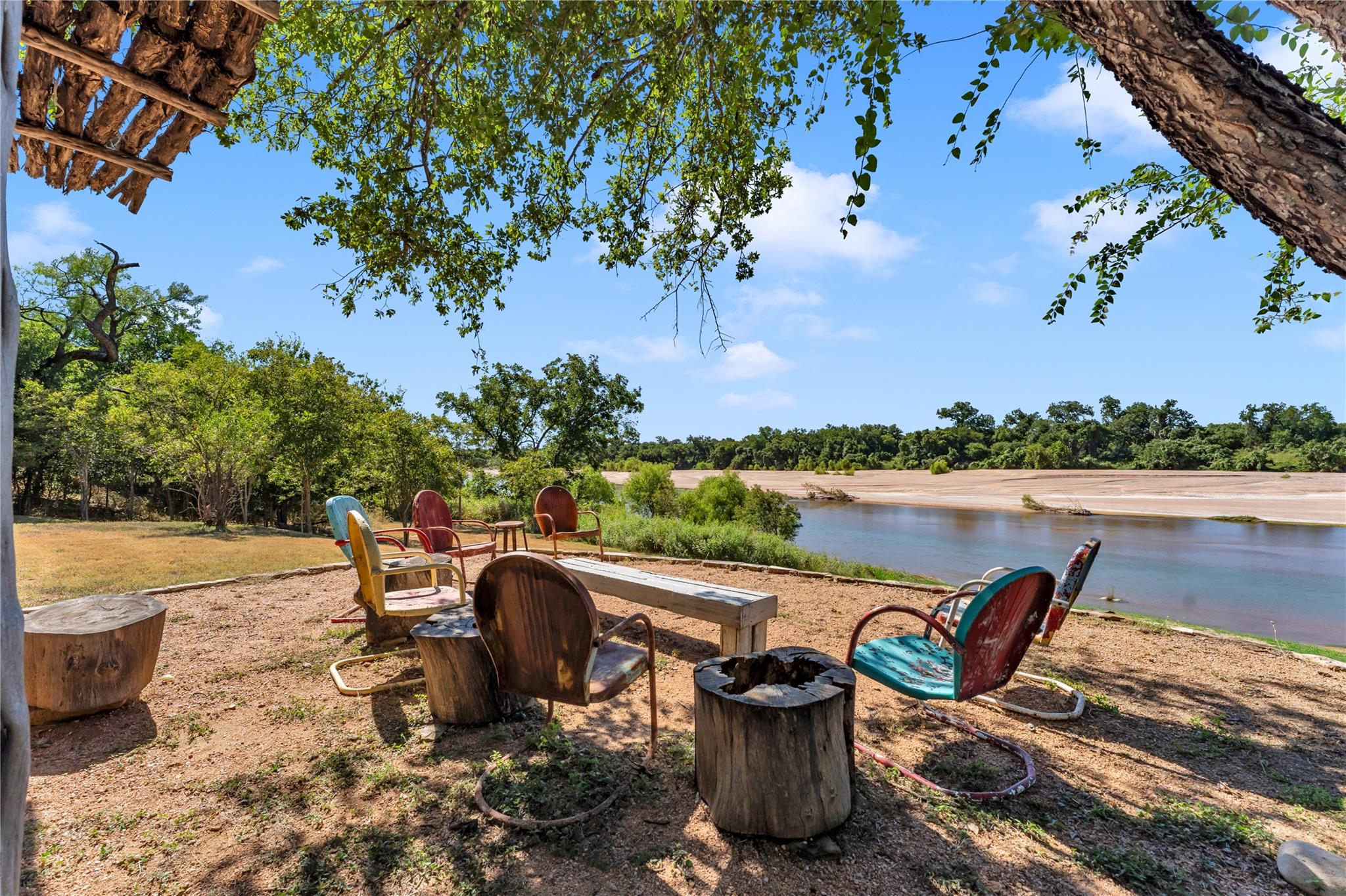 211 Riverside DR, Llano, TX 78643 photo 2