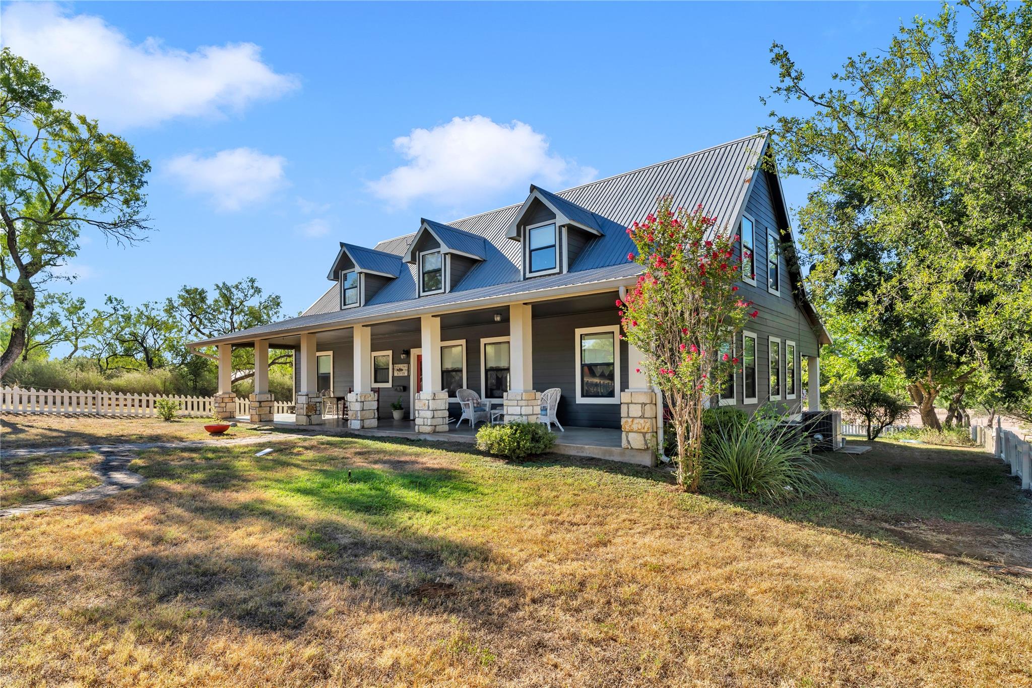 211 Riverside DR, Llano, TX 78643 photo 3