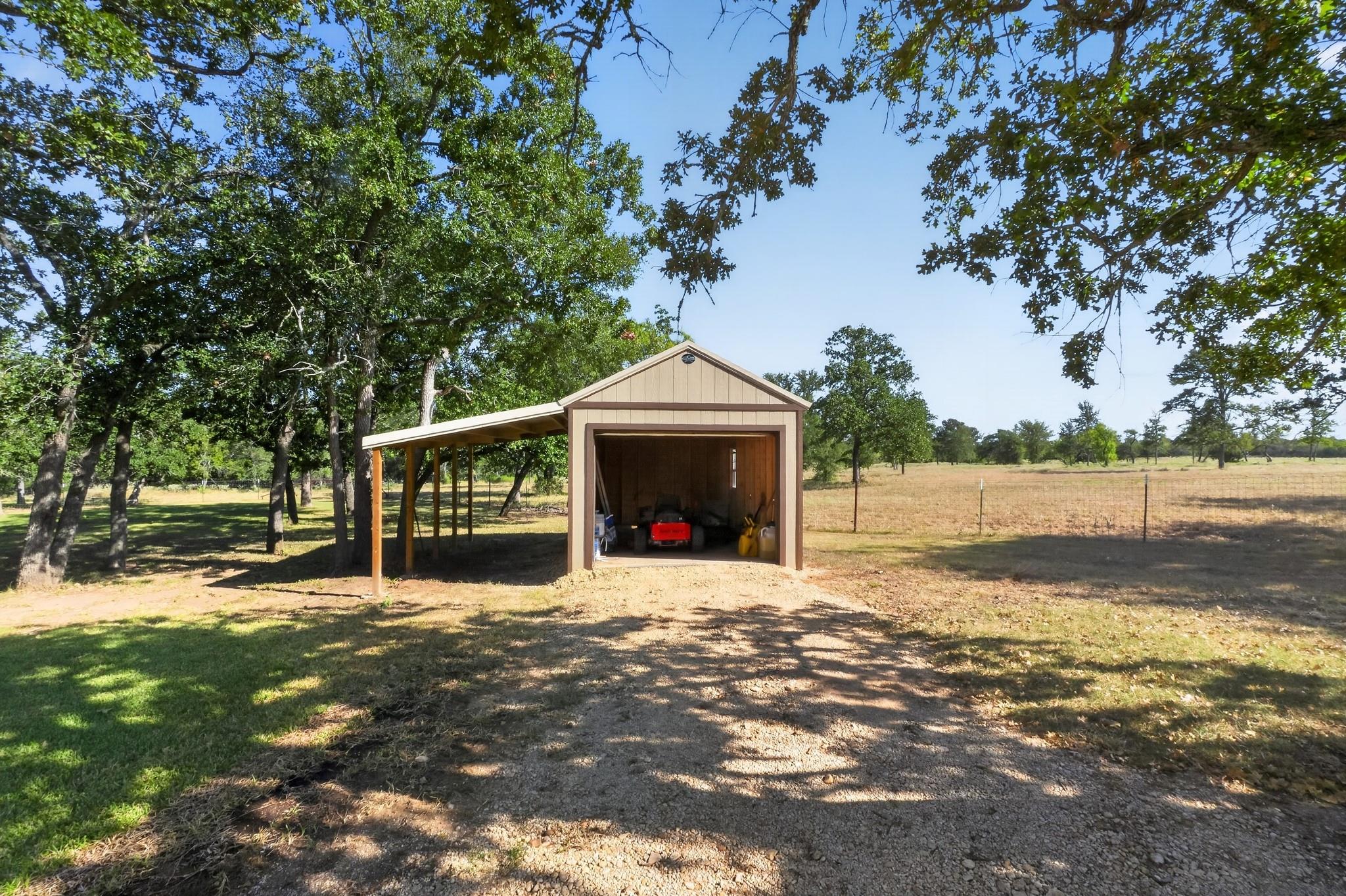 986 High Grove RD, Cedar Creek, TX 78612 photo 5