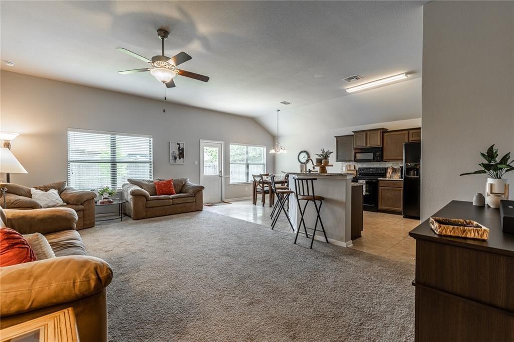 8125 Bridgepointe DR, Temple, TX 76502 photo 5