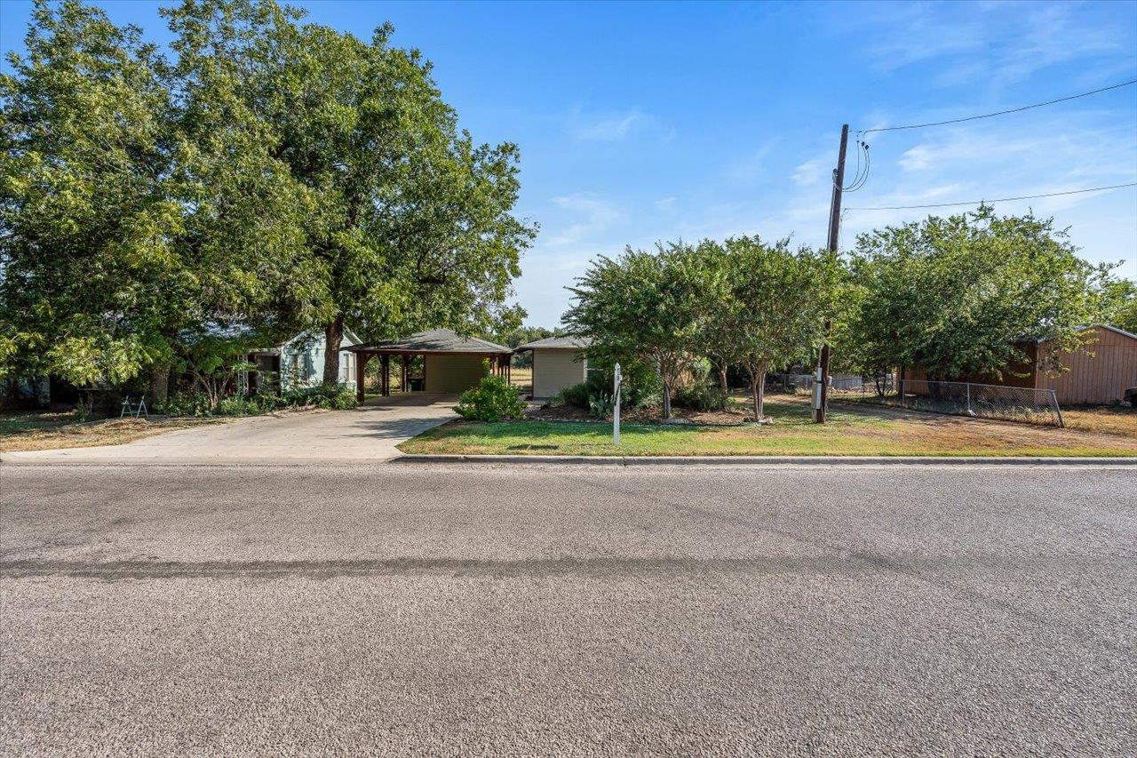 1405 Johnson ST, Marble Falls, TX 78654 photo 4