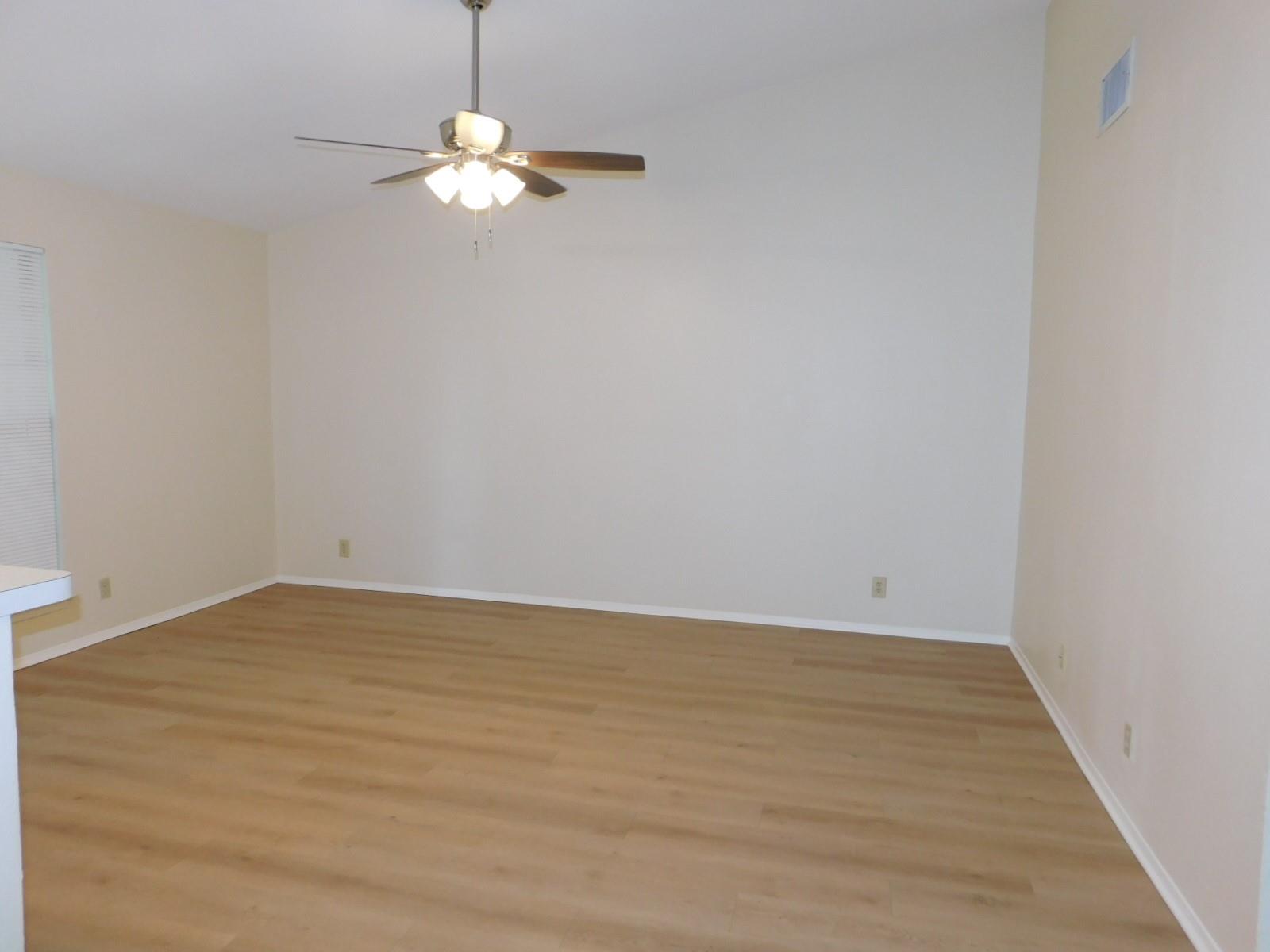 1902 Nicole CIR, Round Rock, TX 78664 photo 3