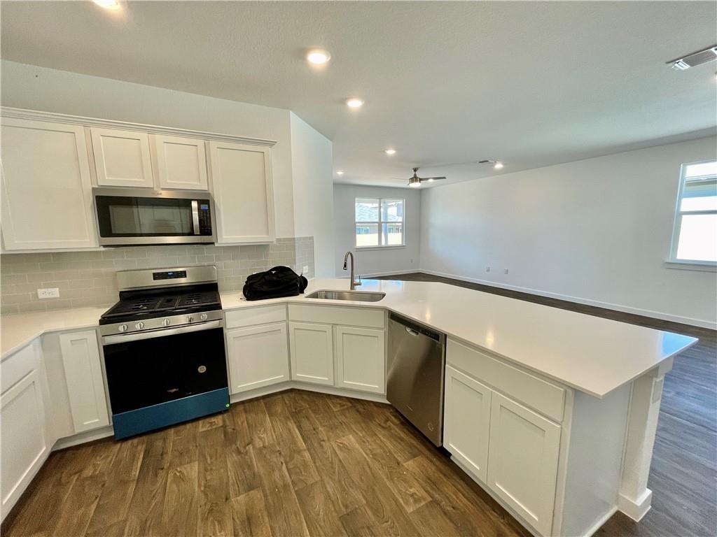 3025 Egan DR, Pflugerville, TX 78660 photo 3