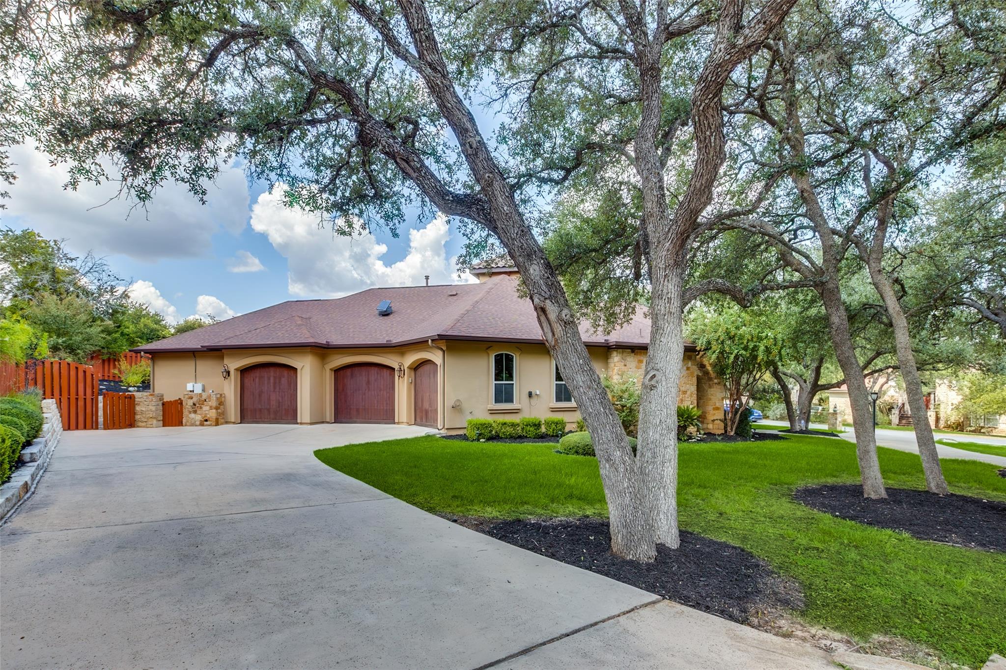 101 Indian Bend DR, Lakeway, TX 78734 photo 4