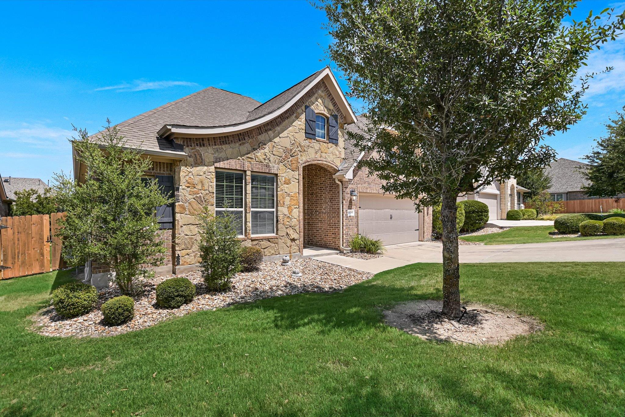 18704 Waltz CT, Austin, TX 78738 photo 2