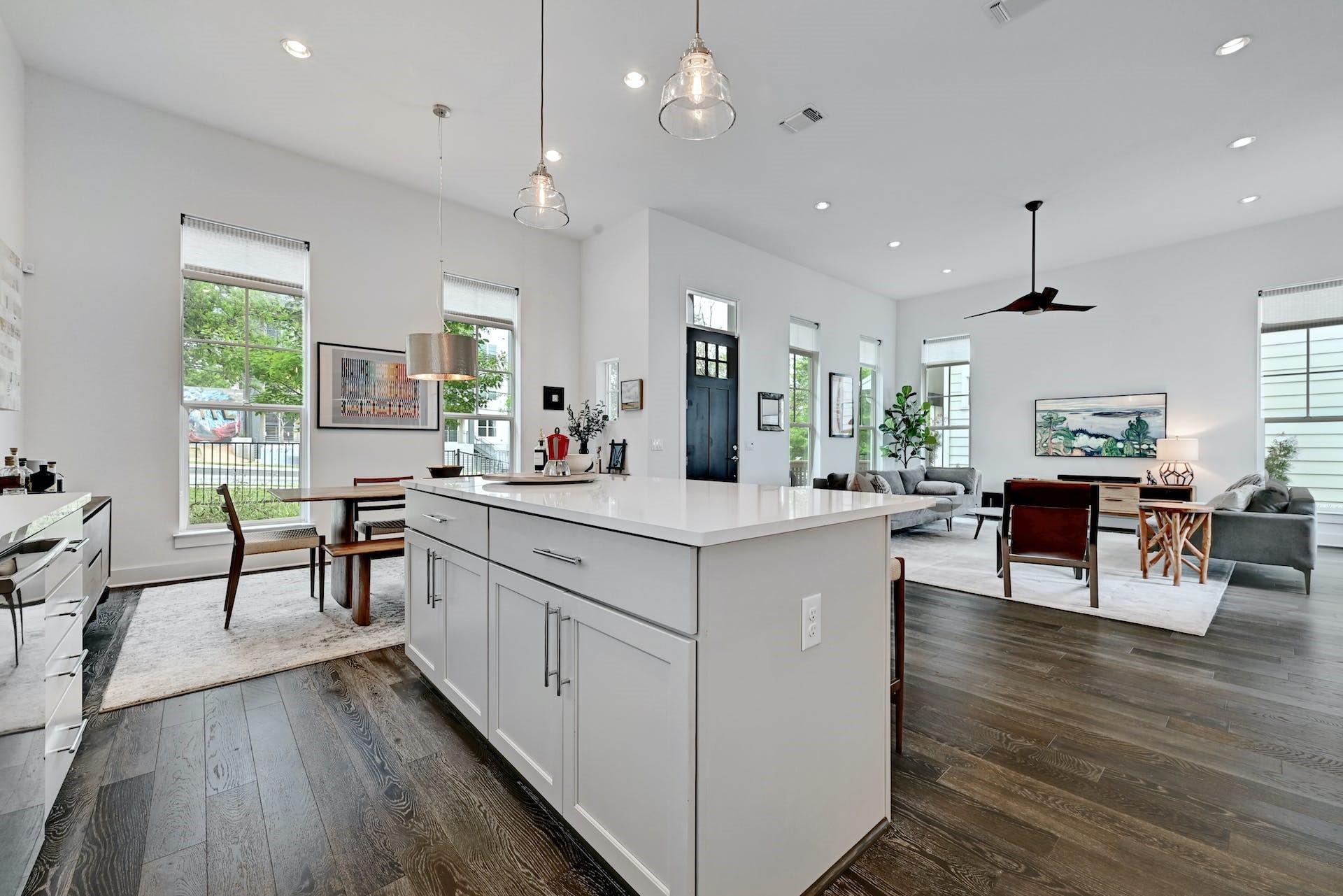 4806 Springdale RD, Austin, TX 78723 photo 2