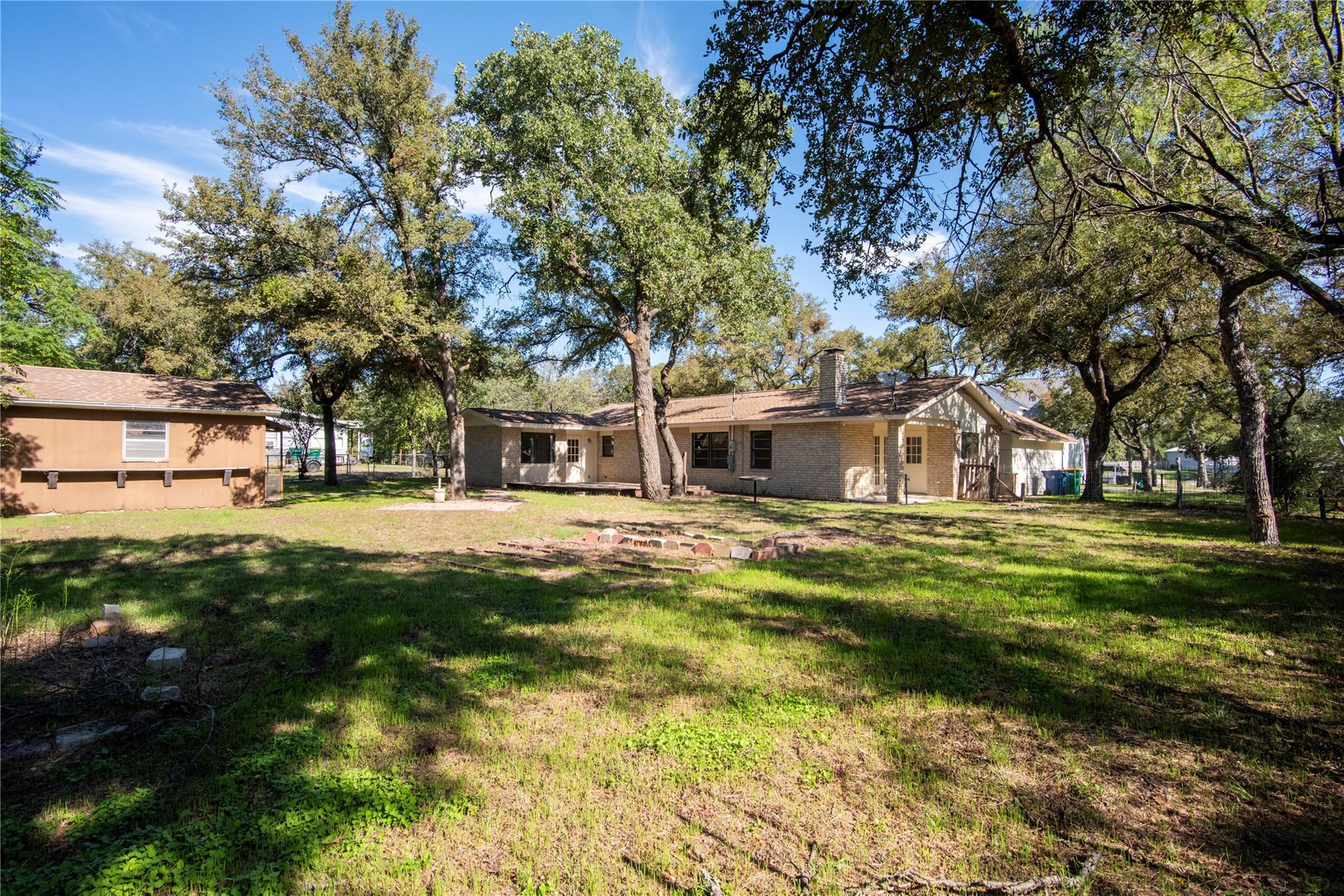 810 Woodland Hills DR, Granite Shoals, TX 78654 photo 2
