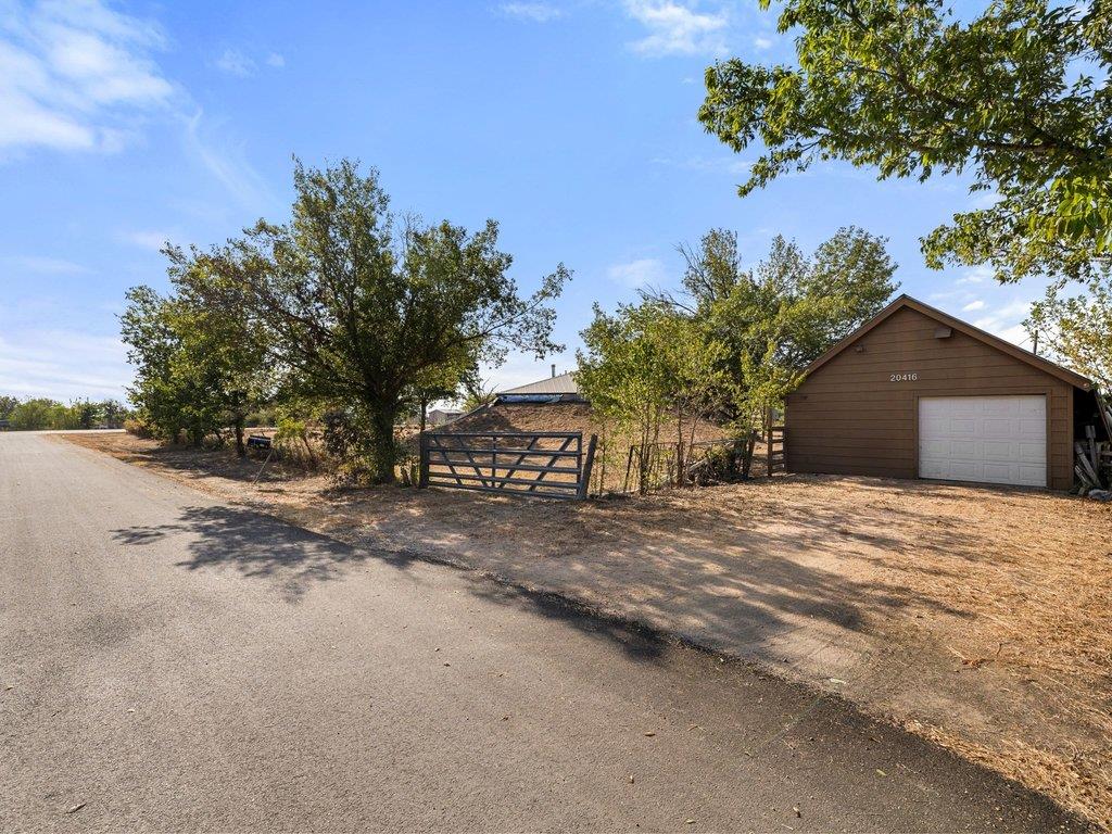 20416 Wilson RD, Coupland, TX 78615 photo 3