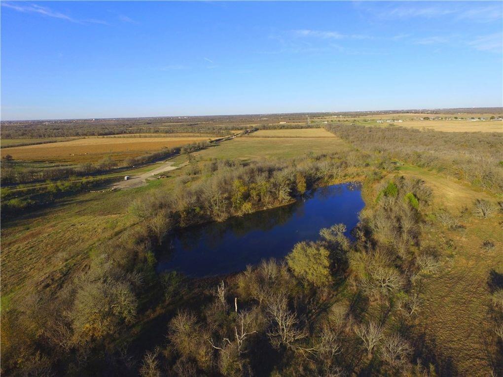 10521 Bitting School RD, Manor, TX 78653 photo 2