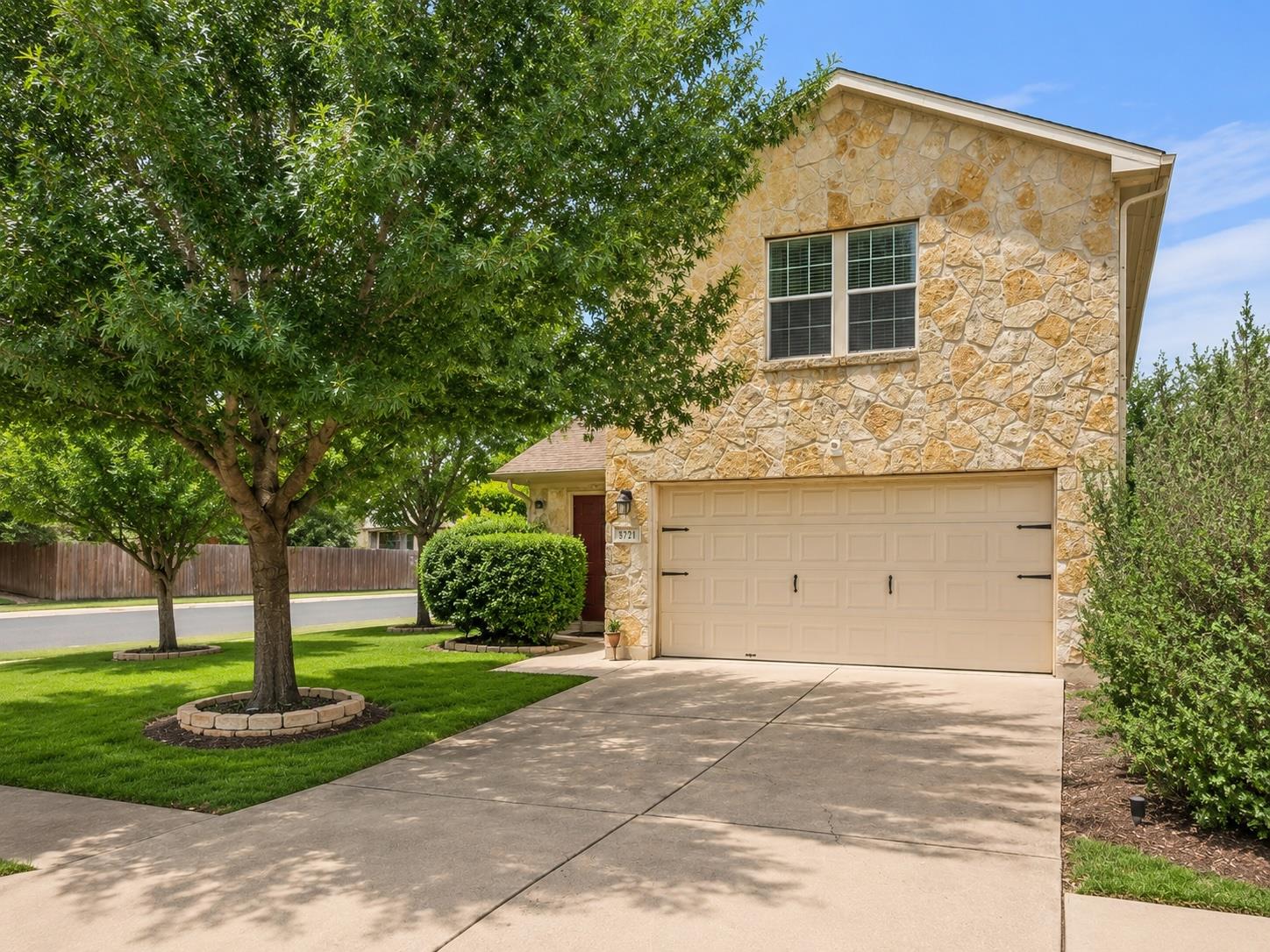 5721 Abby Ann LN, Austin, TX 78747 photo 3