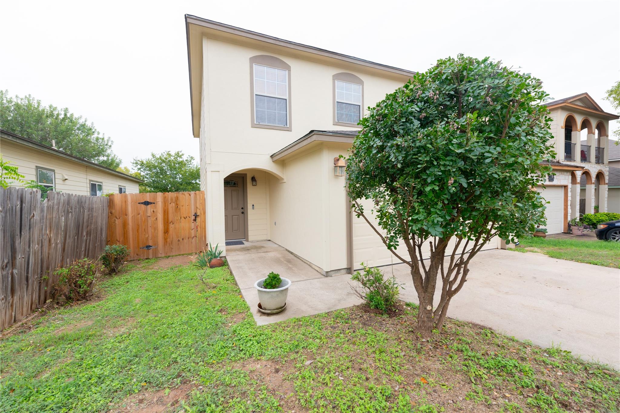 7011 Thannas WAY, Austin, TX 78744 photo 3