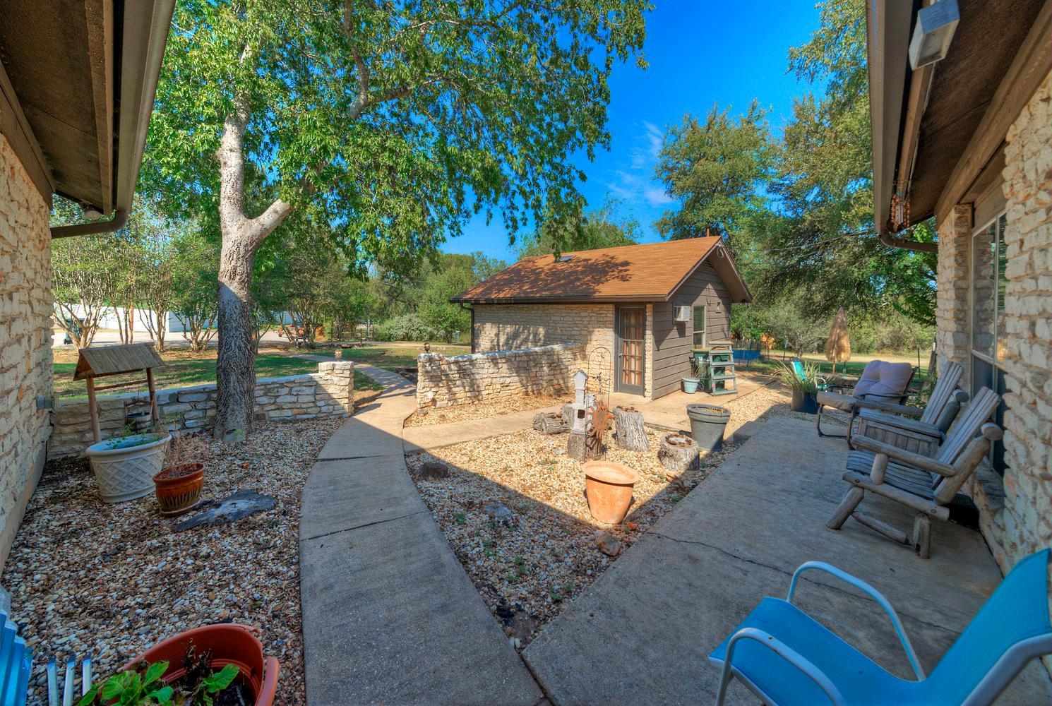 2300 Robin RD, Manchaca, TX 78652 photo 5