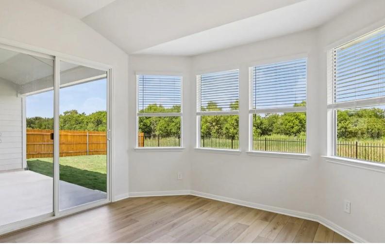 1005 Embarcadero DR, Hutto, TX 78634 photo 2