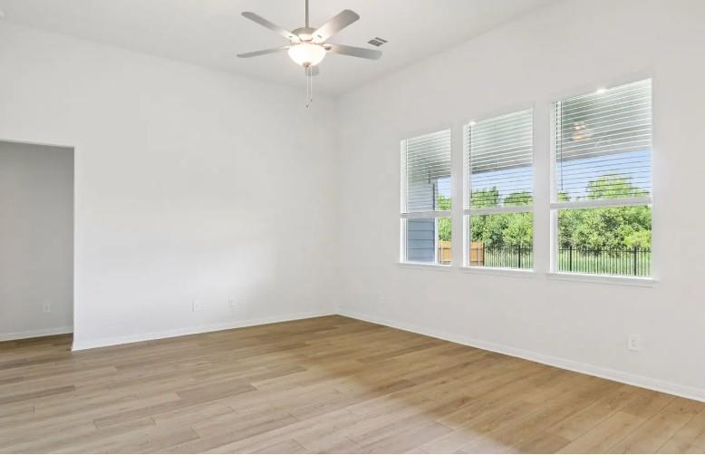1005 Embarcadero DR, Hutto, TX 78634 photo 4