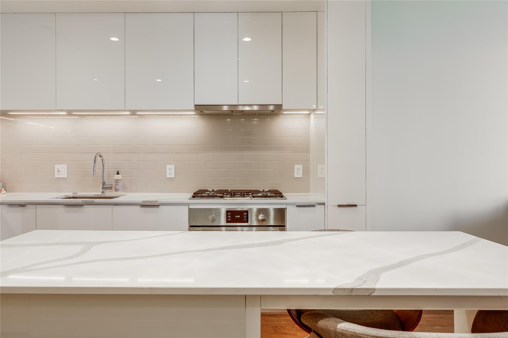 44 East Ave #2303, Austin, TX 78701 photo 2