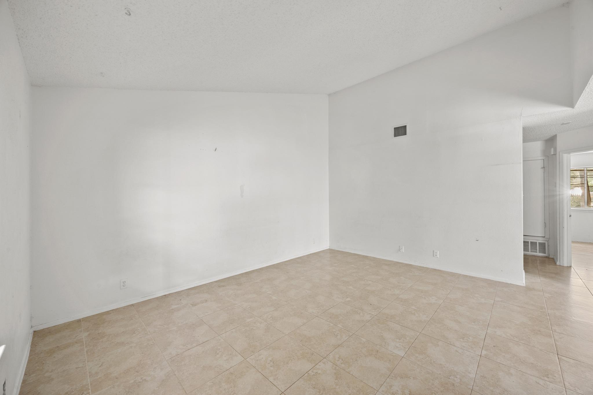 8711 Pineridge DR, Austin, TX 78729 photo 5