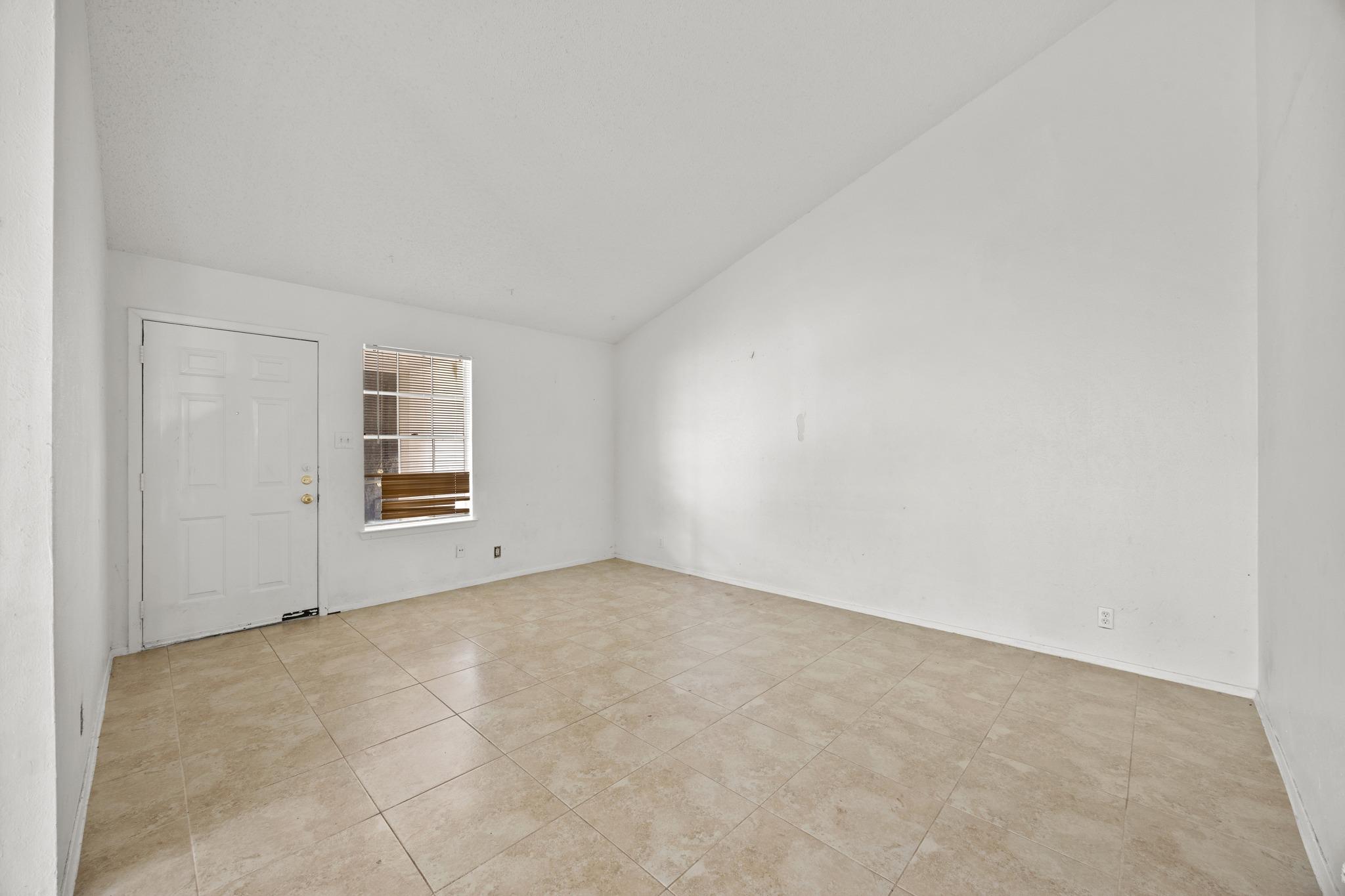 8711 Pineridge DR, Austin, TX 78729 photo 4