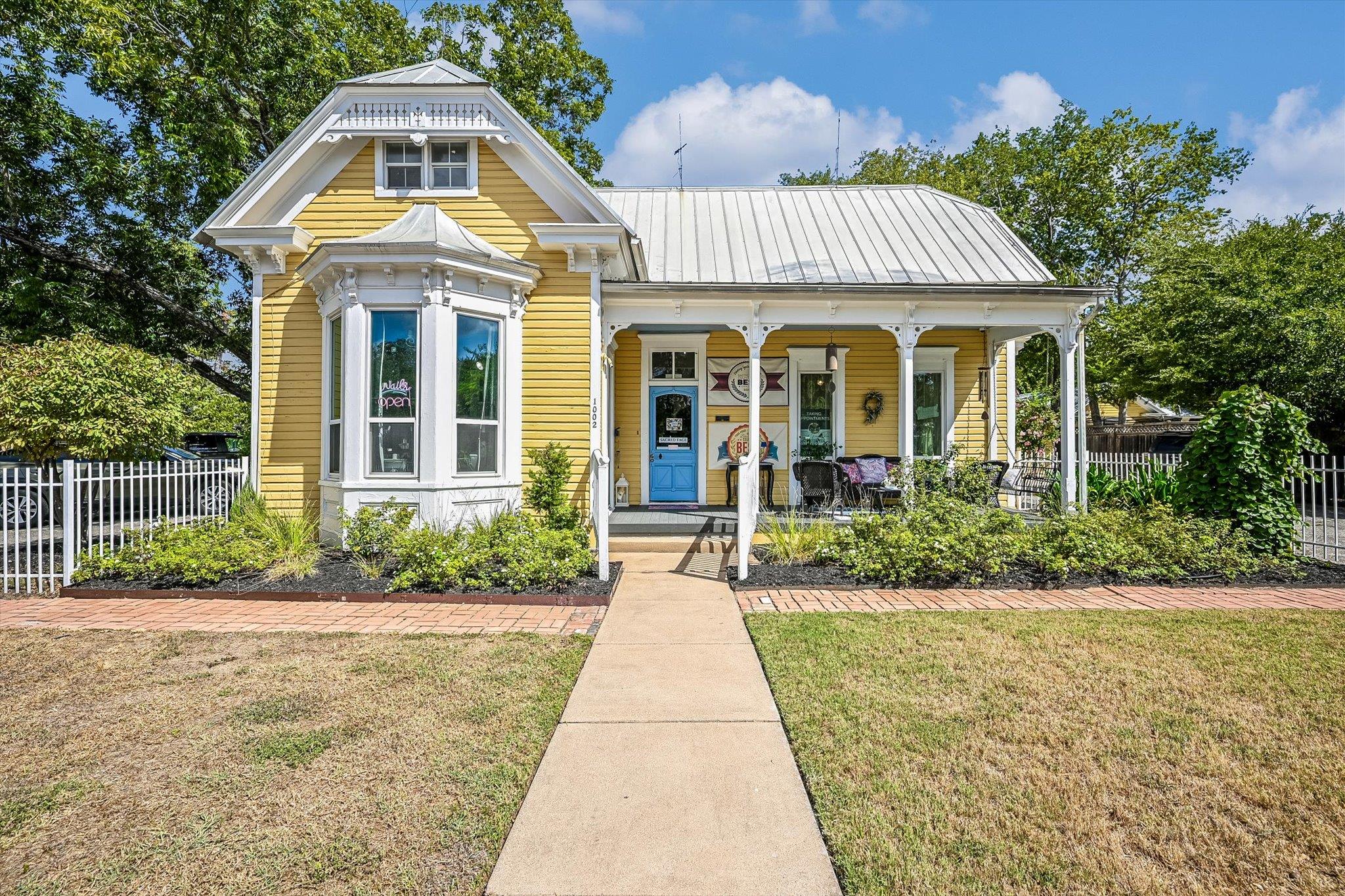 1002 Chestnut ST #D, Bastrop, TX 78602 photo 2