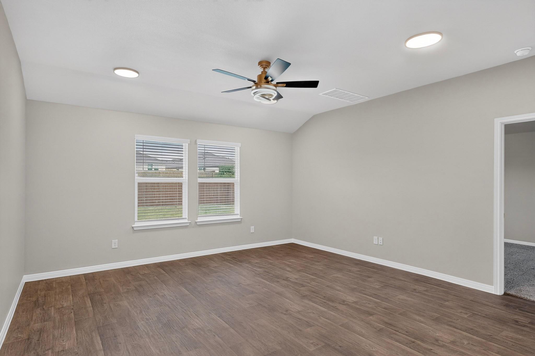 315 Gladiola LOOP, Kyle, TX 78640 photo 5