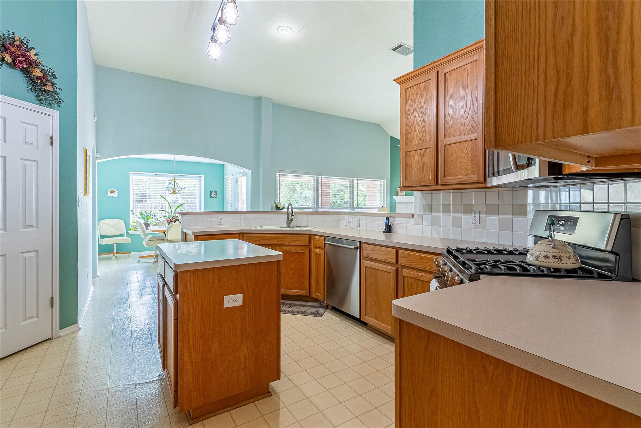 1106 Willow Creek DR, Leander, TX 78641 photo 5
