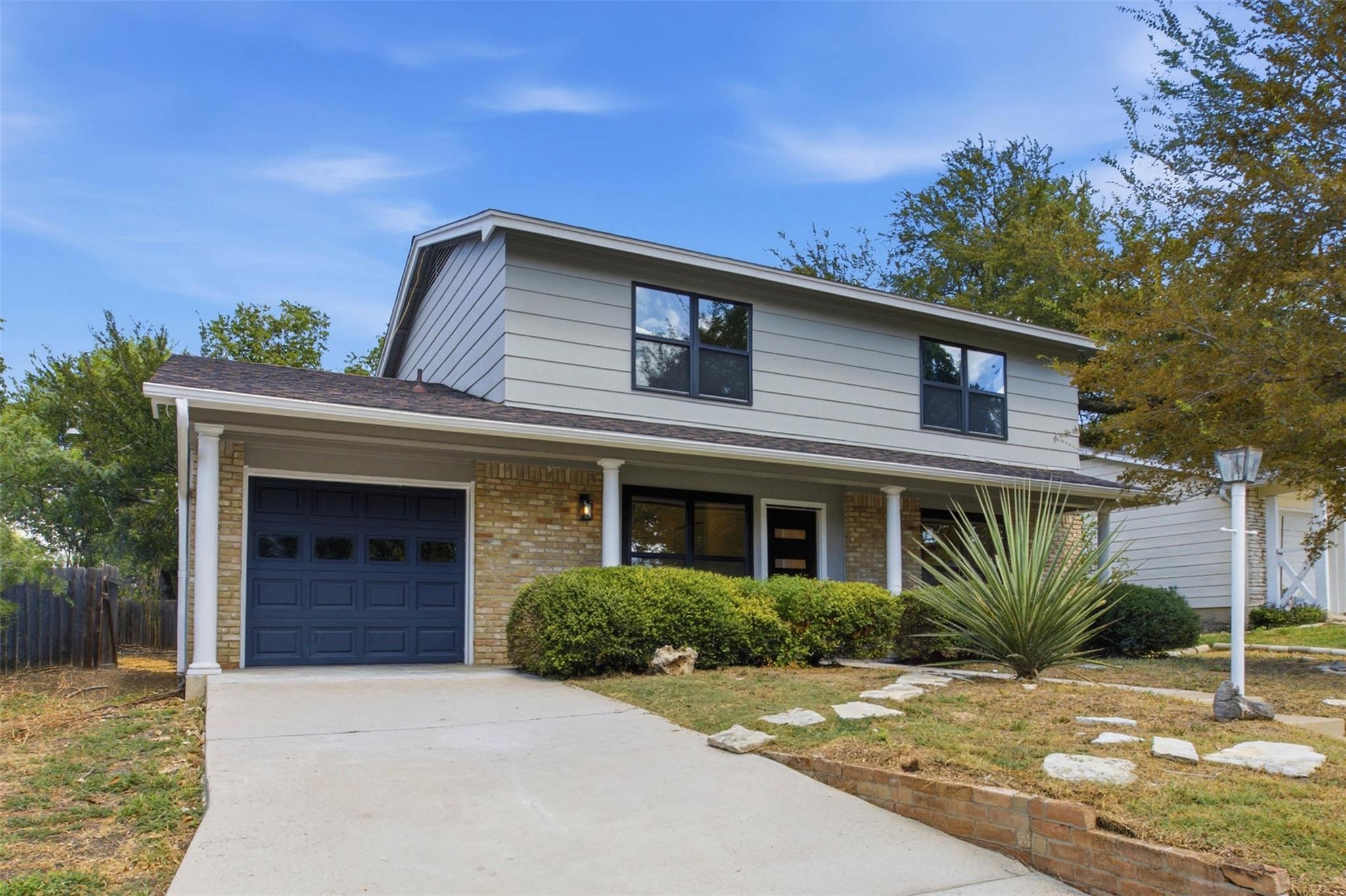 6904 Langston DR, Austin, TX 78723 photo 2