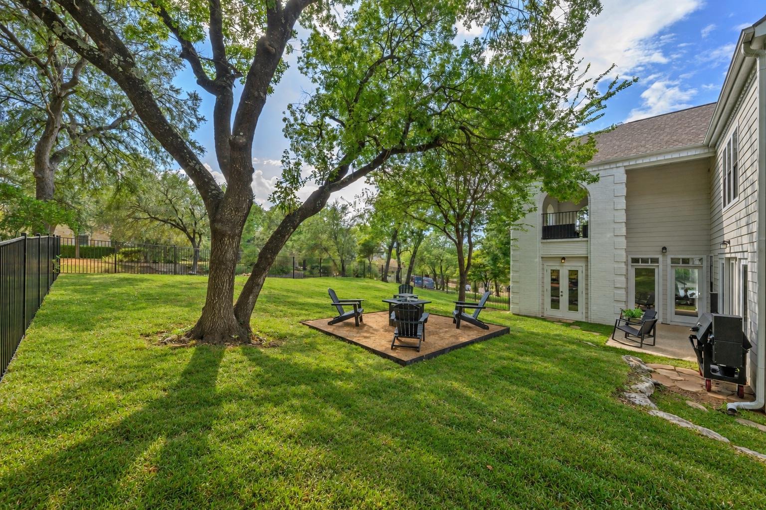 1603 Falcon Ledge DR, Austin, TX 78746 photo 2