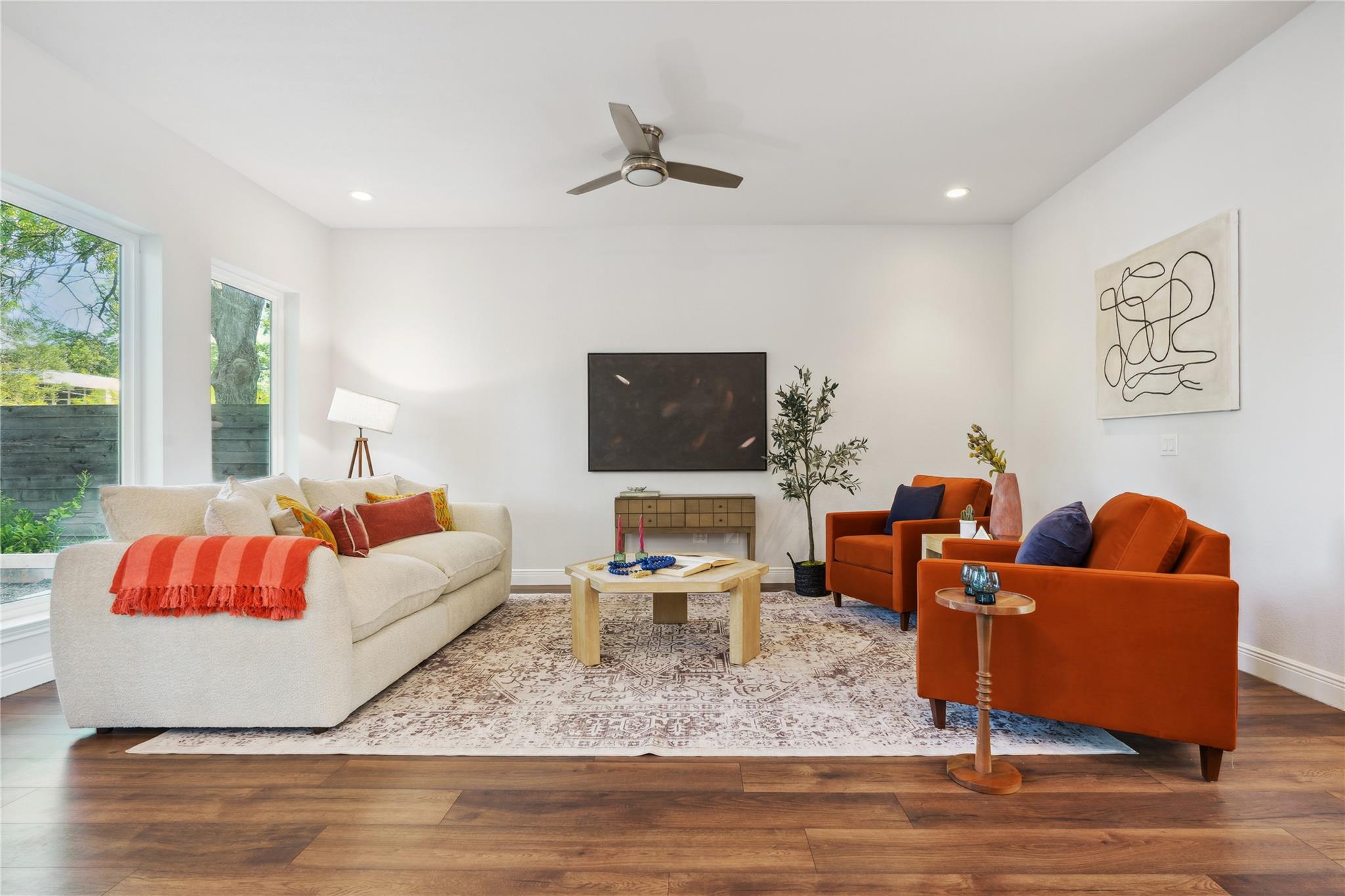 906 Linden ST #A, Austin, TX 78702 photo 2