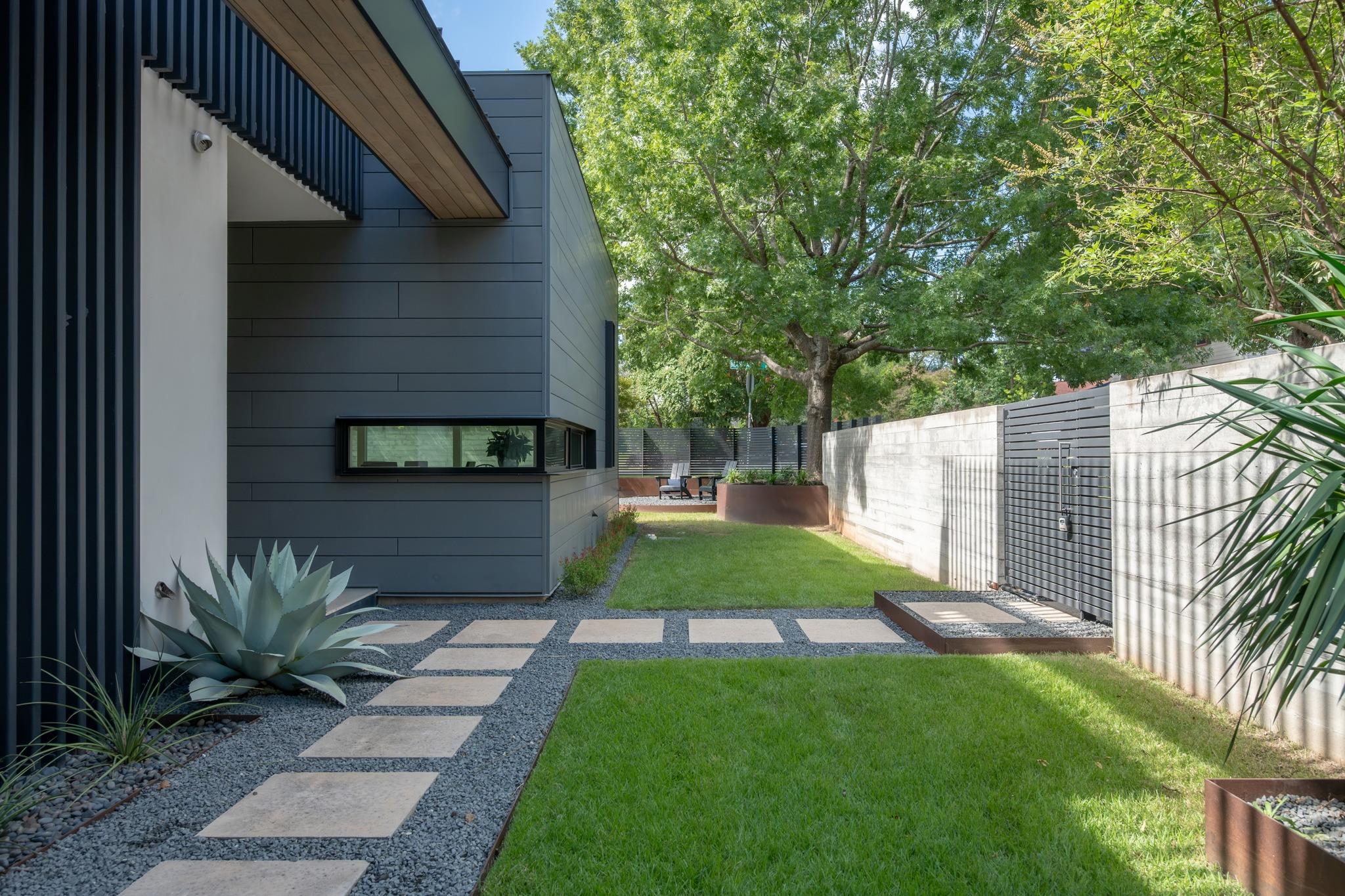 1107 Folts Ave, Austin, TX 78704 photo 3